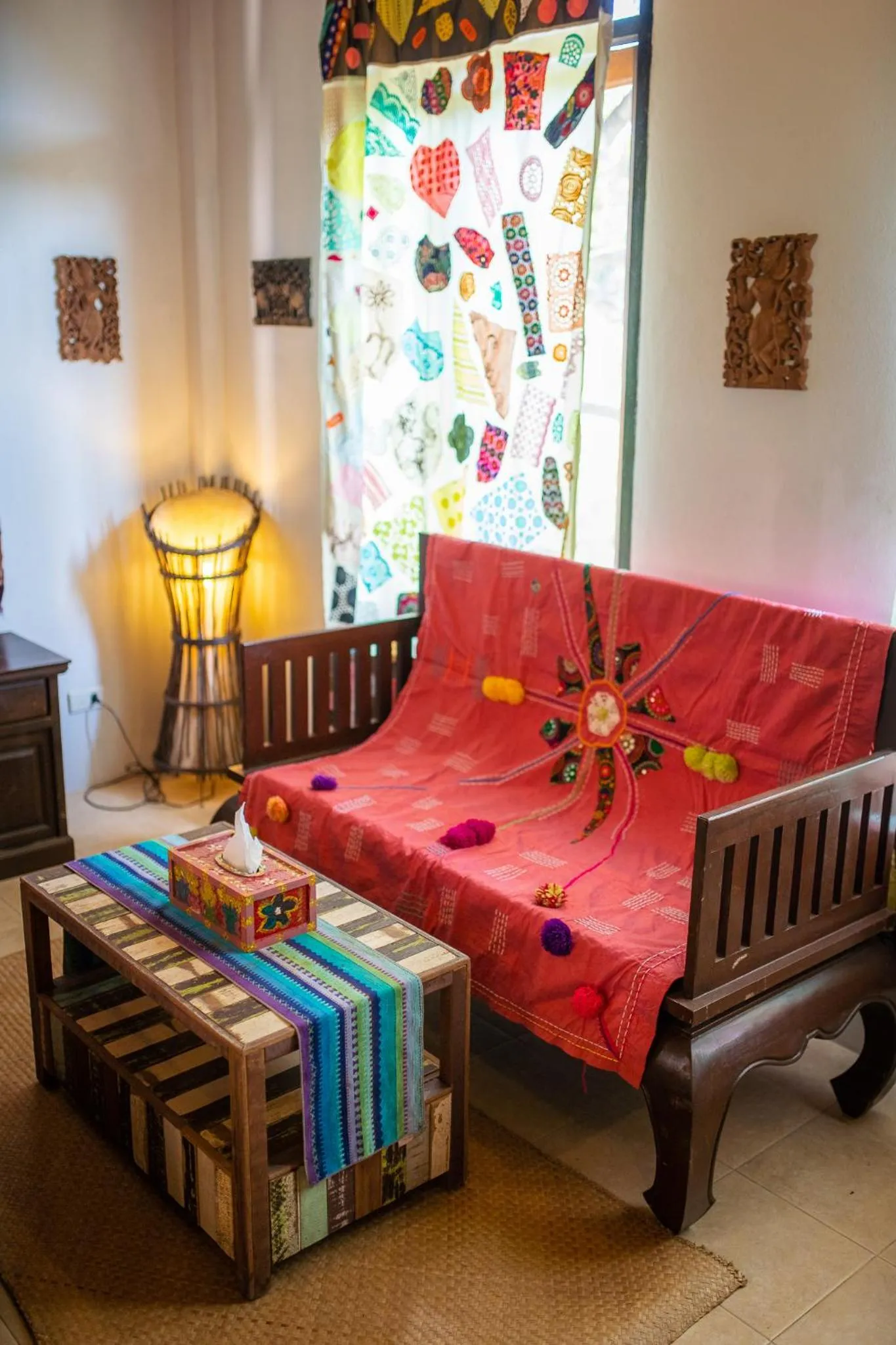 Living room, Bed in Varinda Resort