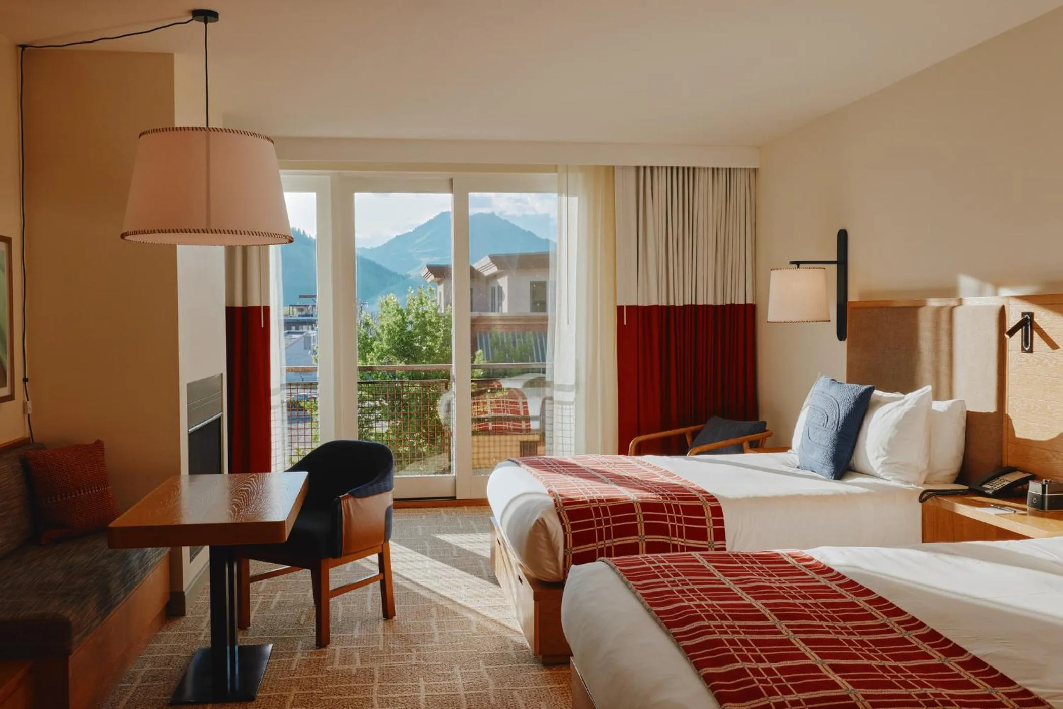 Bedroom, Bed in Limelight Hotel Ketchum