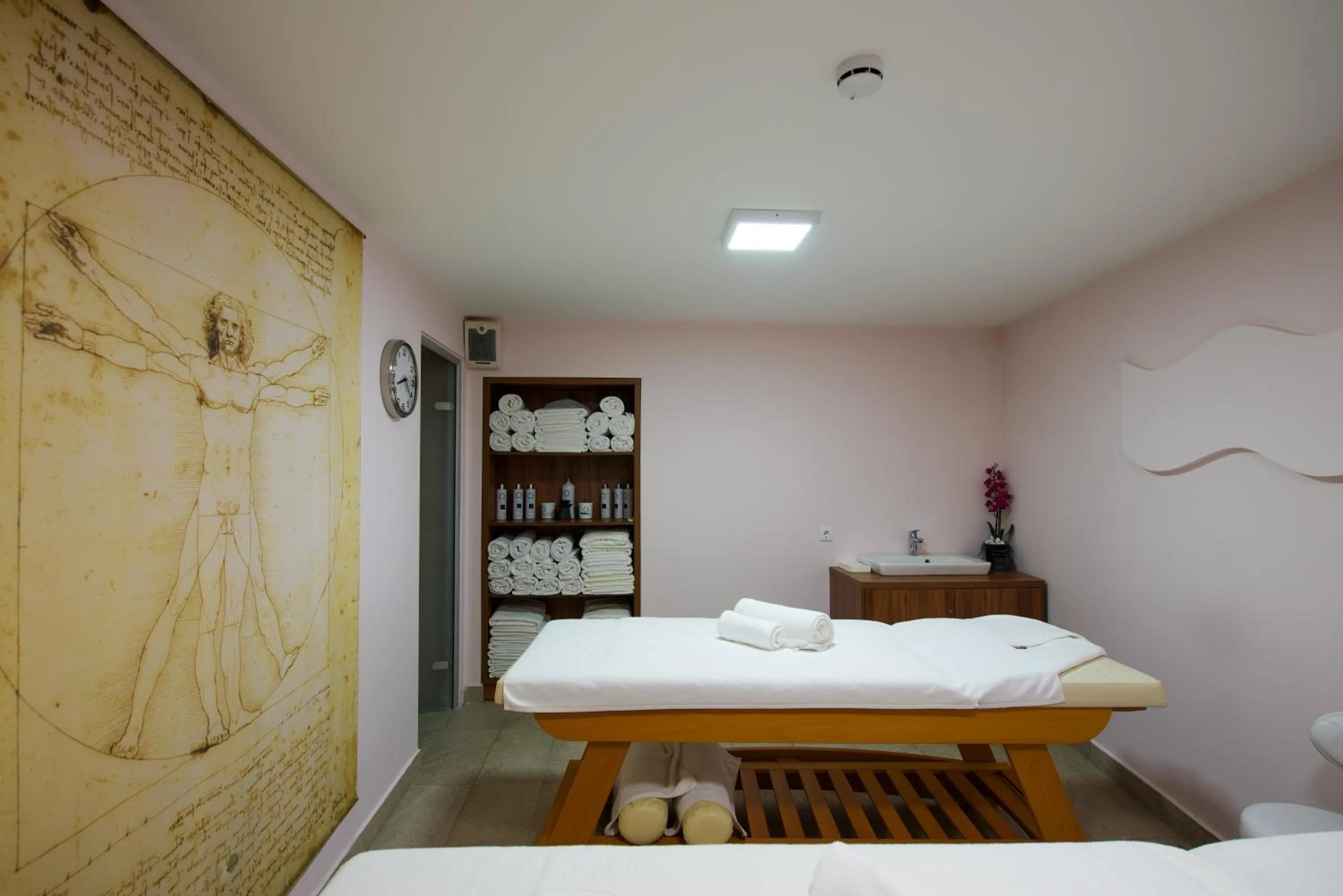 Massage, Bed in Hotel City Savoy