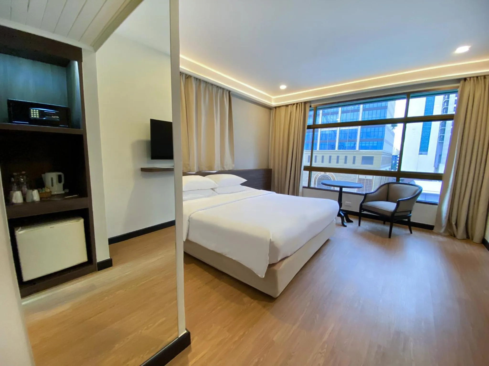 Bedroom, Bed in Pinnacle Lumpini Park Hotel