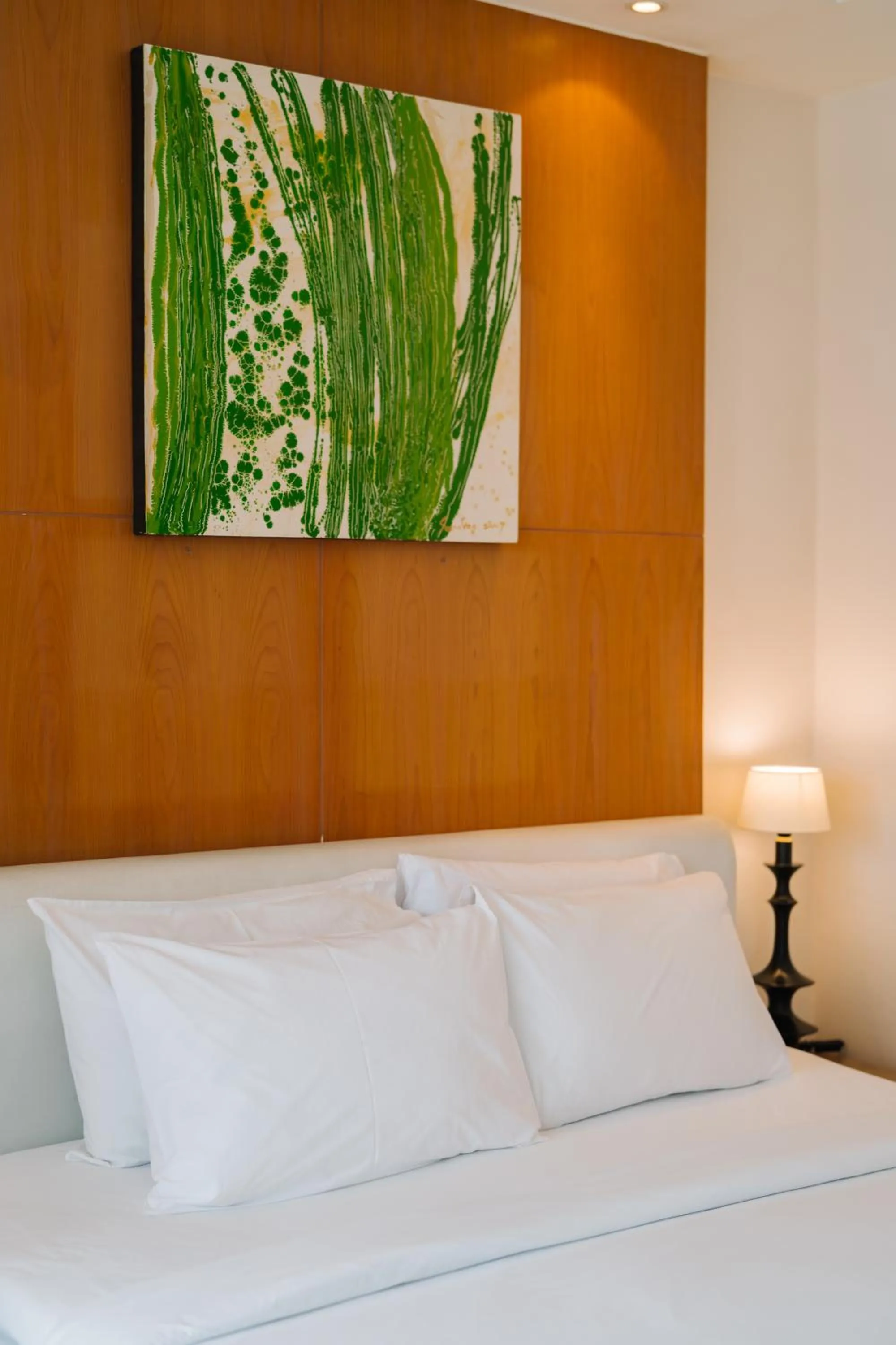 Bed in Pinnacle Lumpini Park Hotel