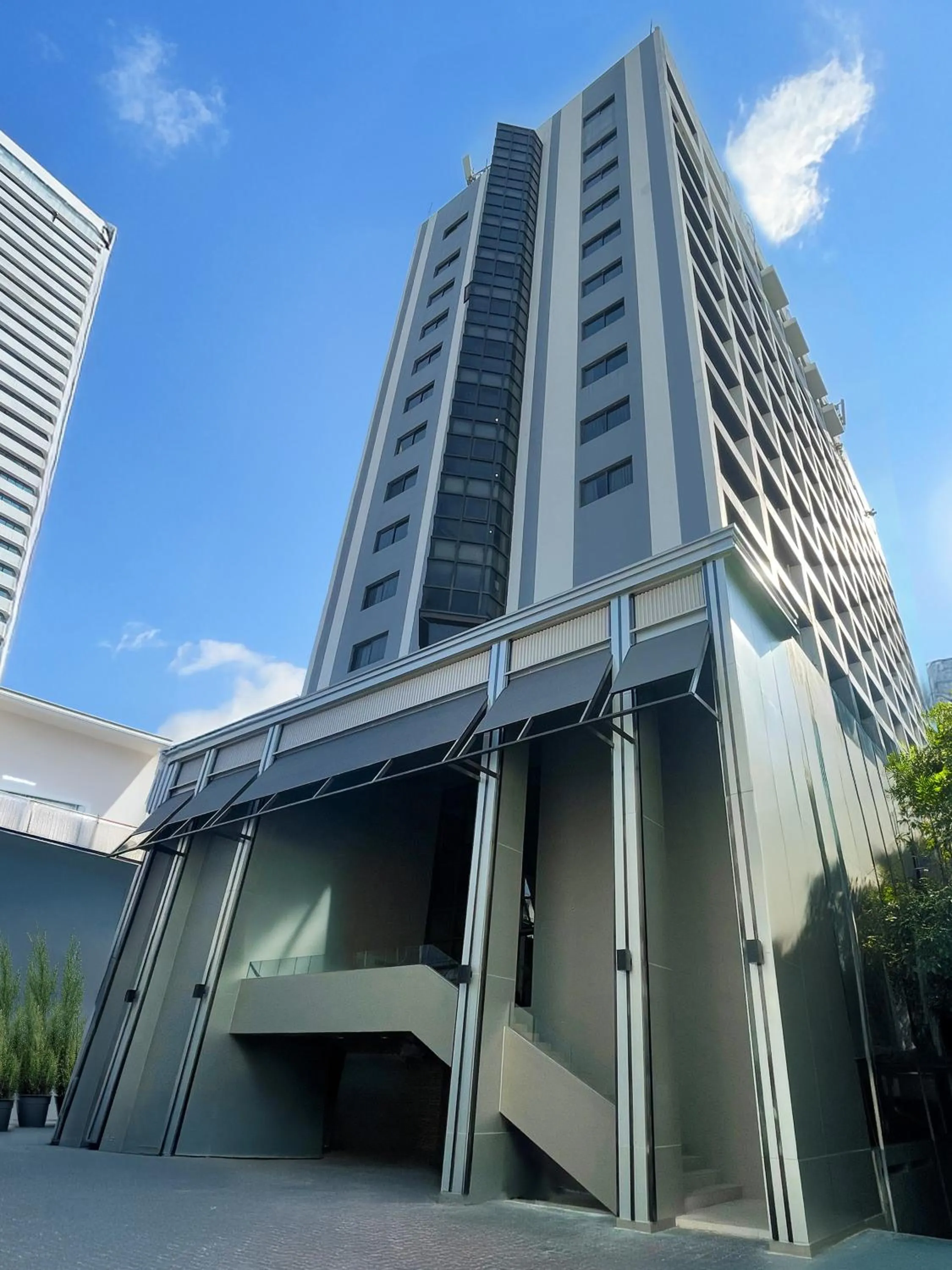 Property building in Pinnacle Lumpini Park Hotel