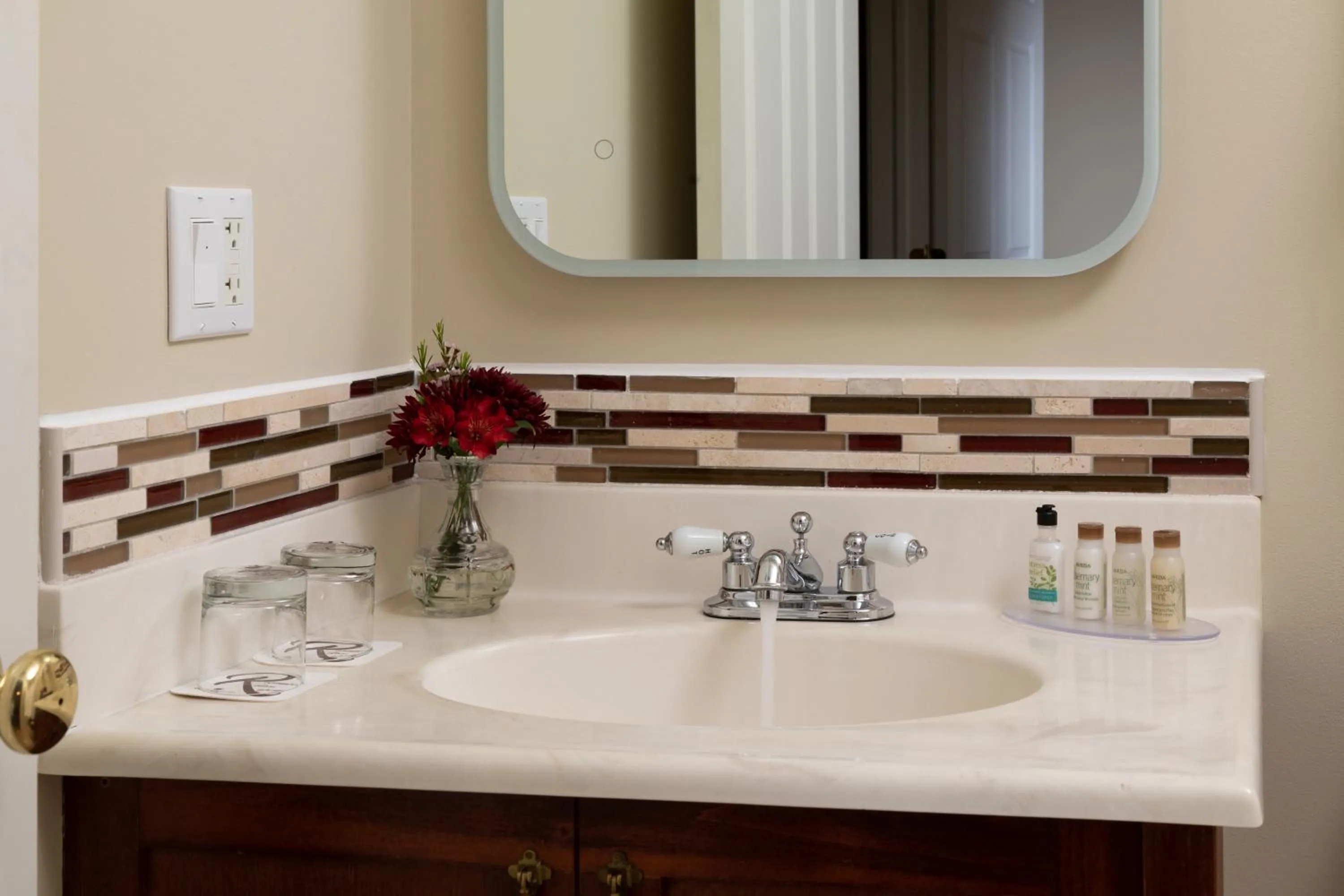 Bathroom in The Oakwood Inn Okoboji