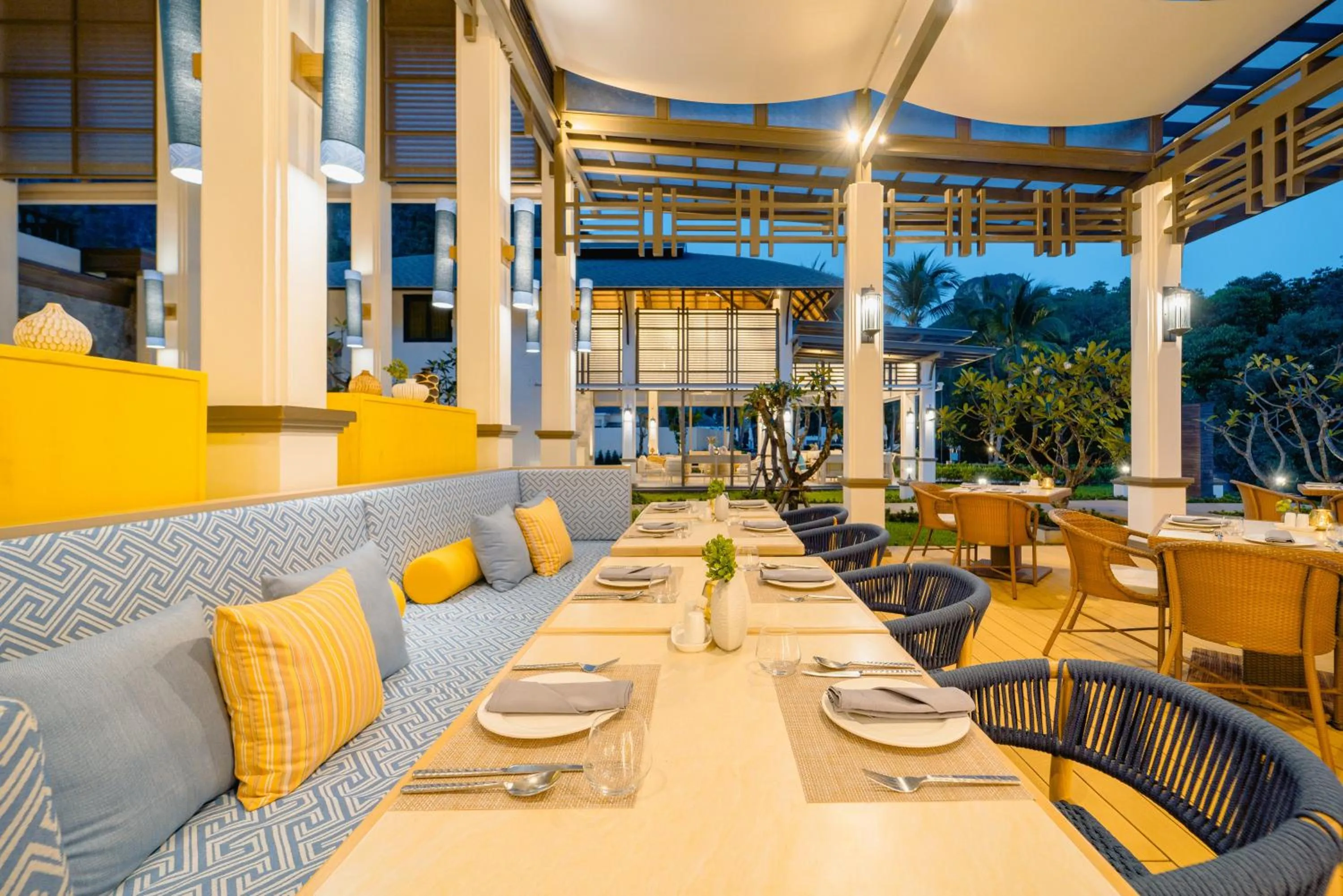 Restaurant/places to eat in Bhu Nga Thani Resort & Villas Railay