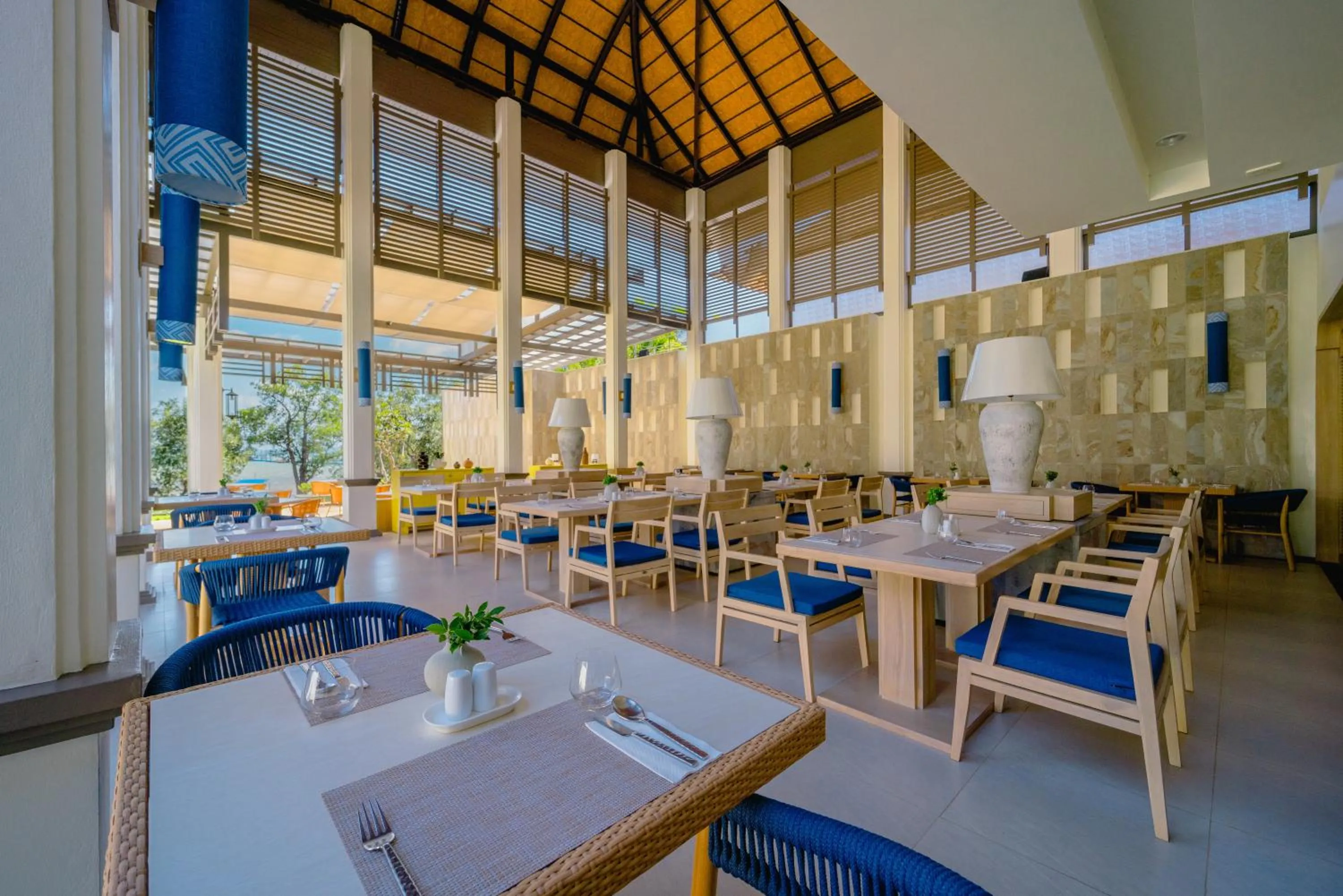 Restaurant/places to eat in Bhu Nga Thani Resort & Villas Railay