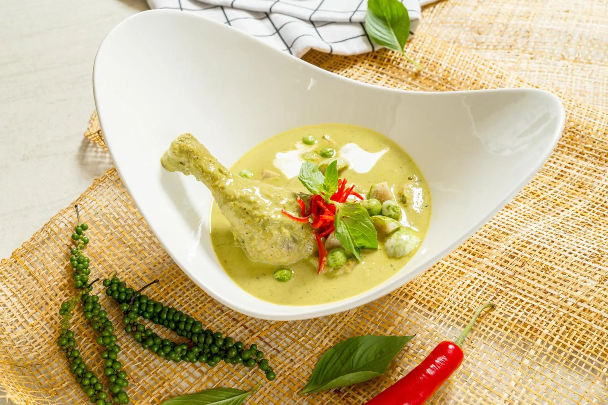 Food and drinks in Bhu Nga Thani Resort & Villas Railay