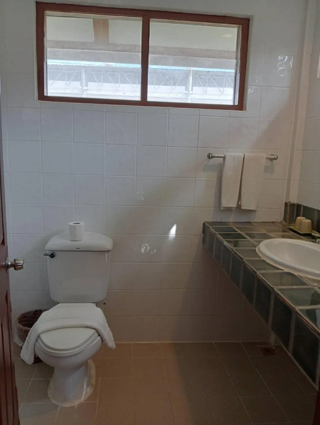 Toilet in Pinnacle Samui Resort