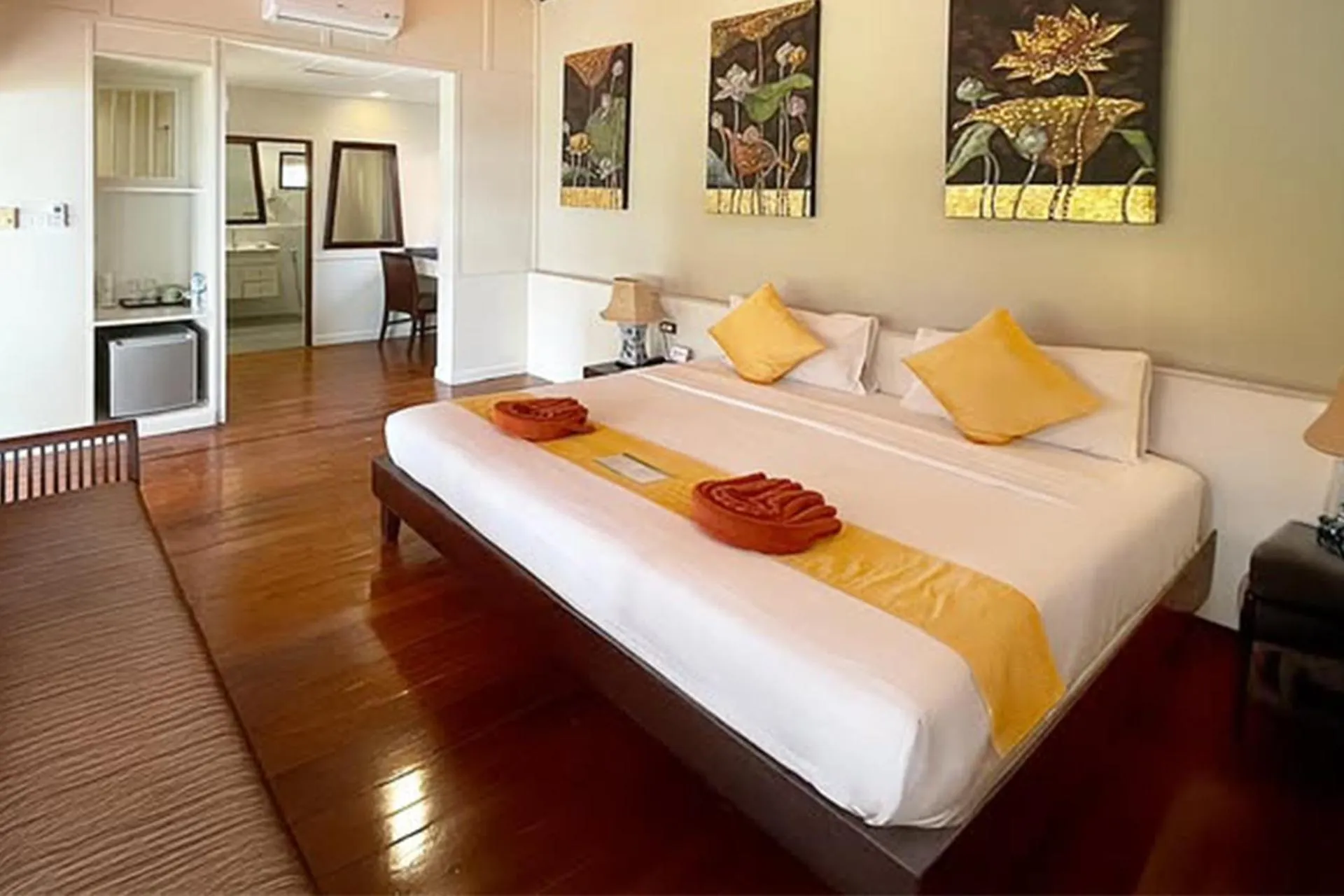 Bedroom, Bed in Pinnacle Samui Resort