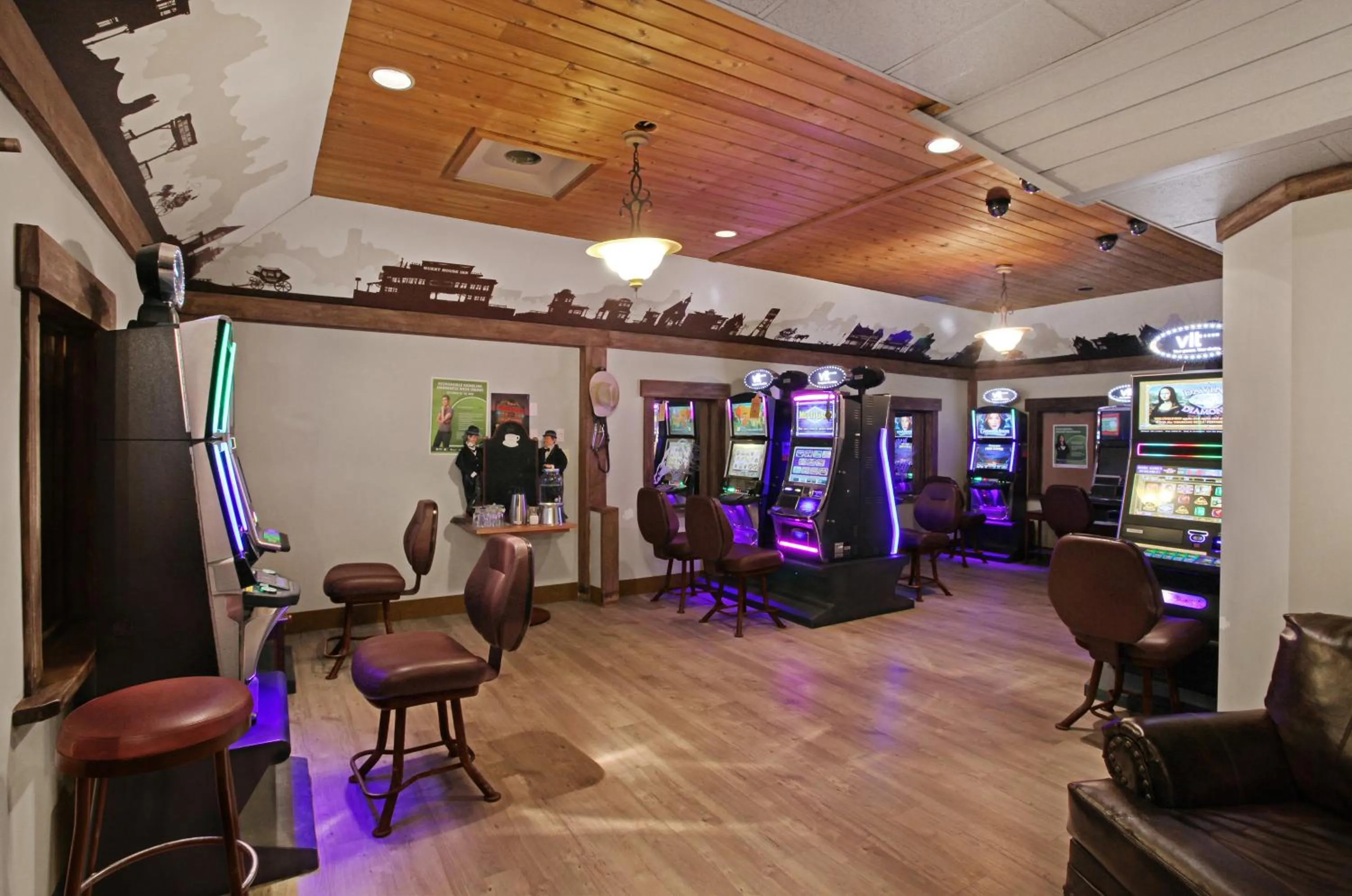 Guest House Inn & Suites