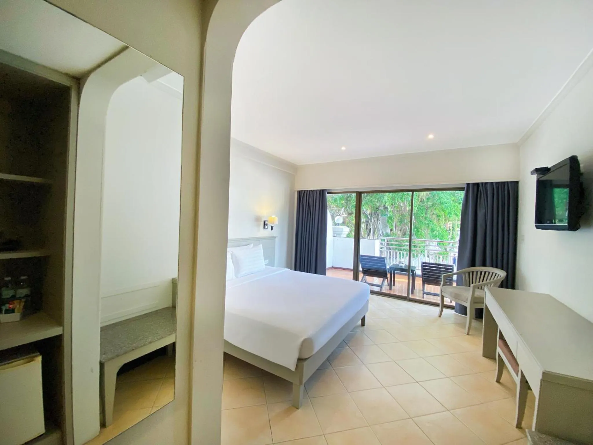 Bedroom, Bed in Pinnacle Grand Jomtien Resort and Beach Club