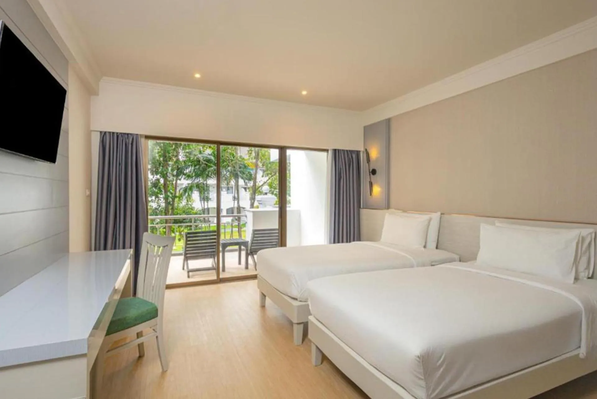 Bedroom, Bed in Pinnacle Grand Jomtien Resort and Beach Club
