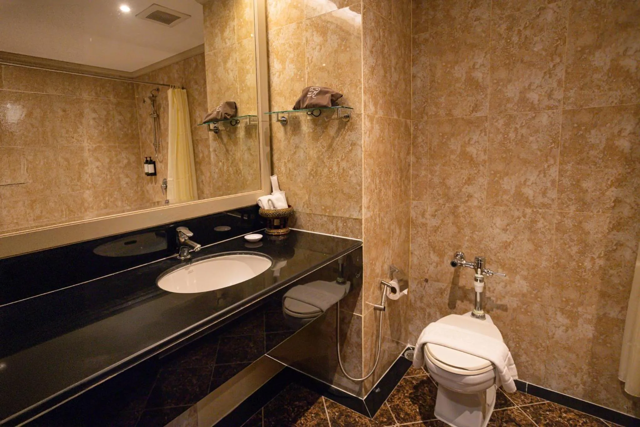 Bathroom in Pinnacle Grand Jomtien Resort and Beach Club