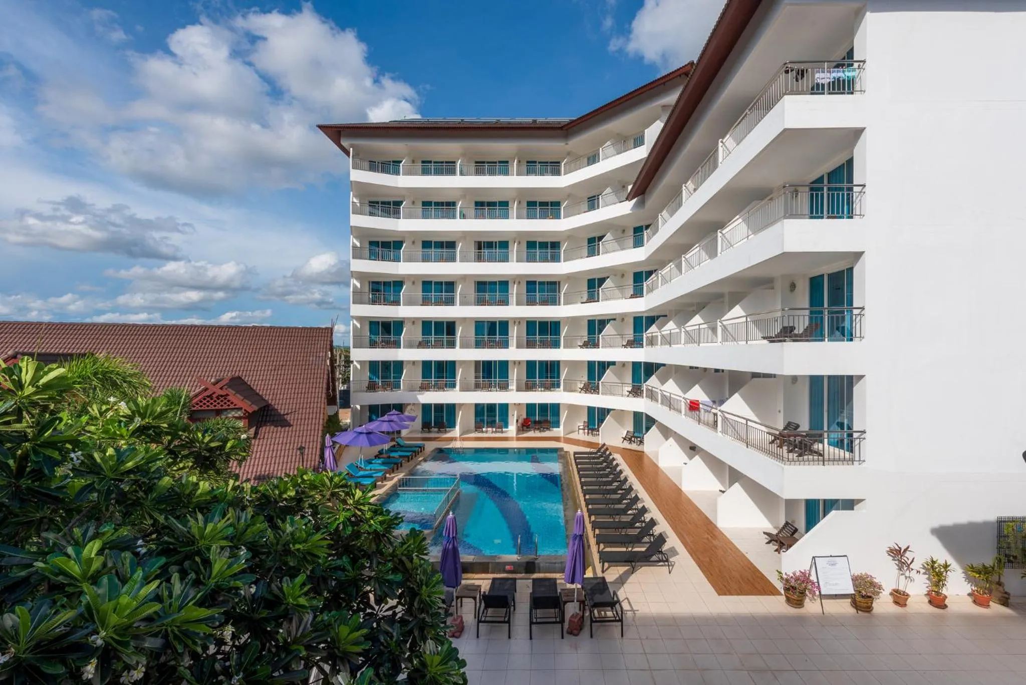 Swimming pool in Pinnacle Grand Jomtien Resort and Beach Club