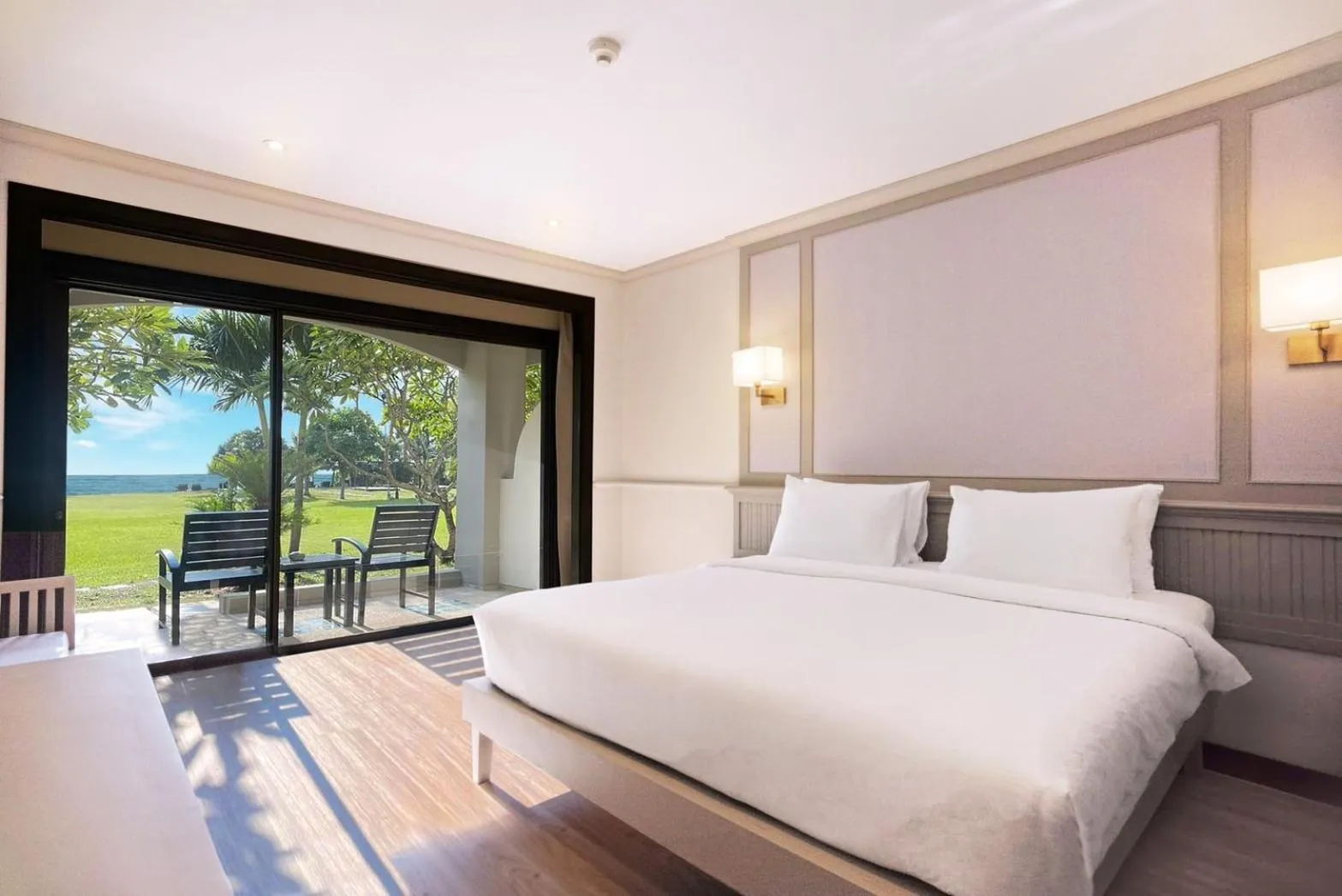 Bedroom, Bed in Pinnacle Grand Jomtien Resort and Beach Club