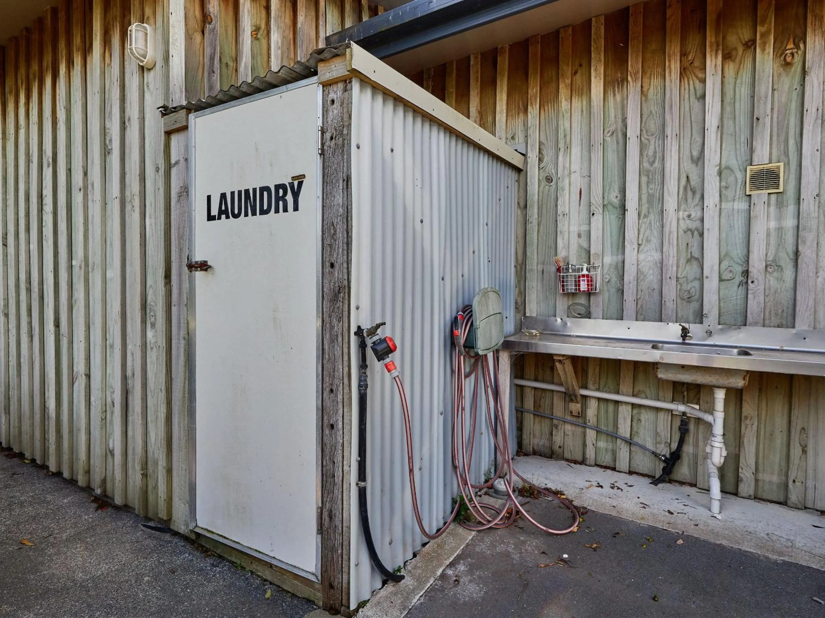 Area and facilities in Barnacle Bills