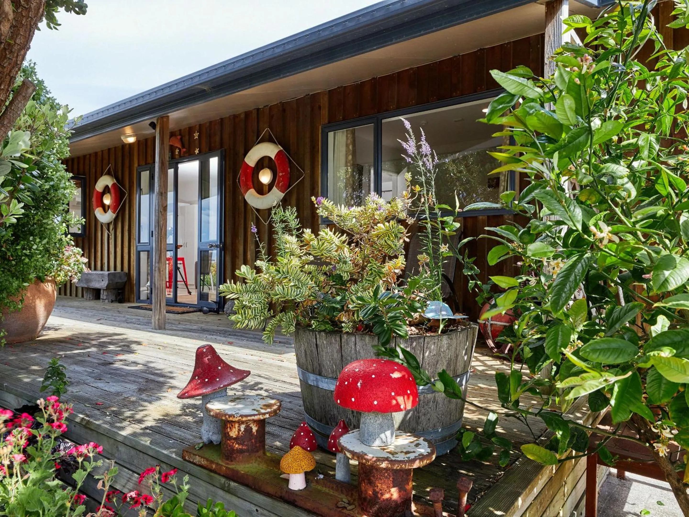 Patio in Barnacle Bills