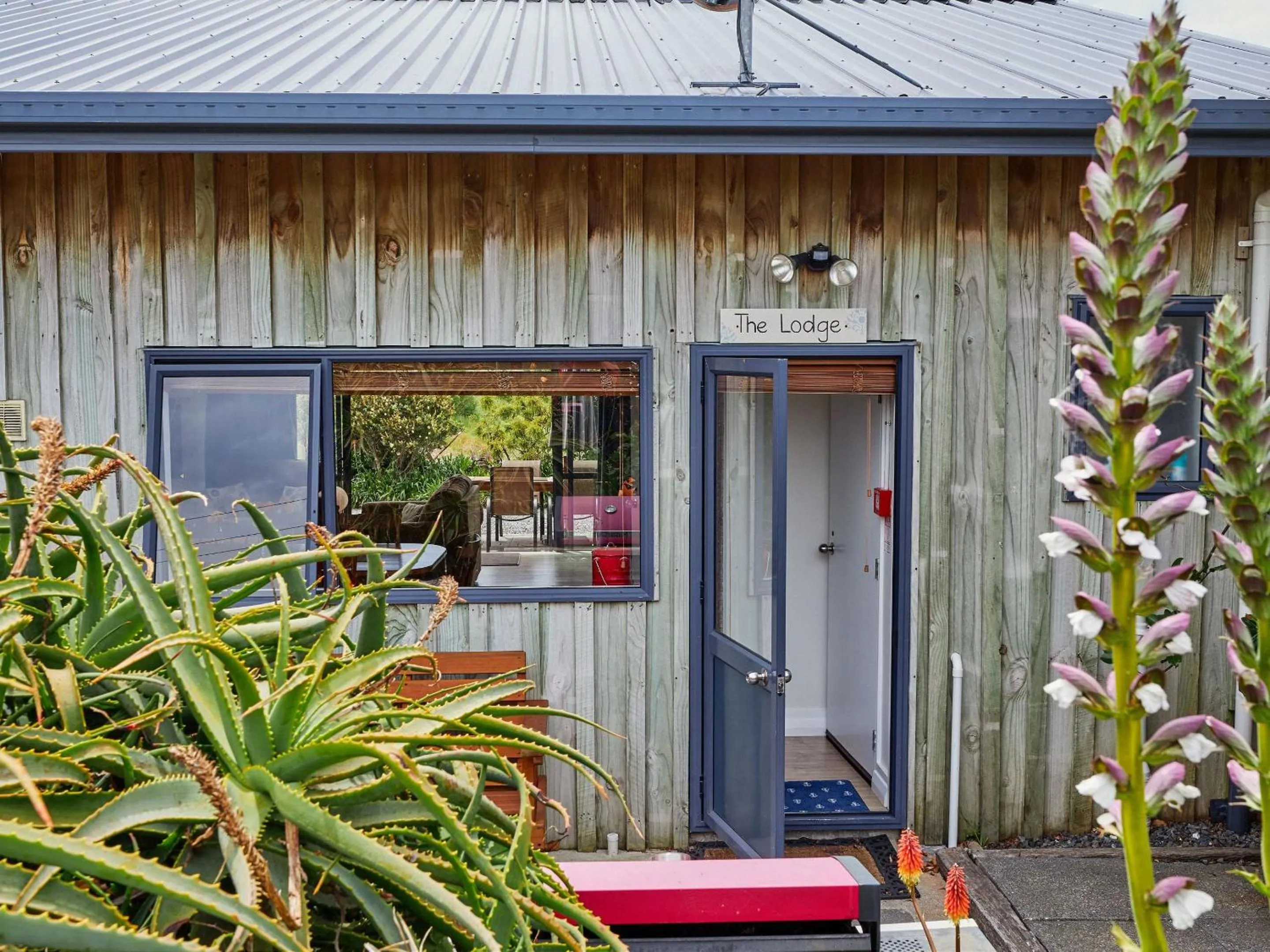 Facade/entrance in Barnacle Bills