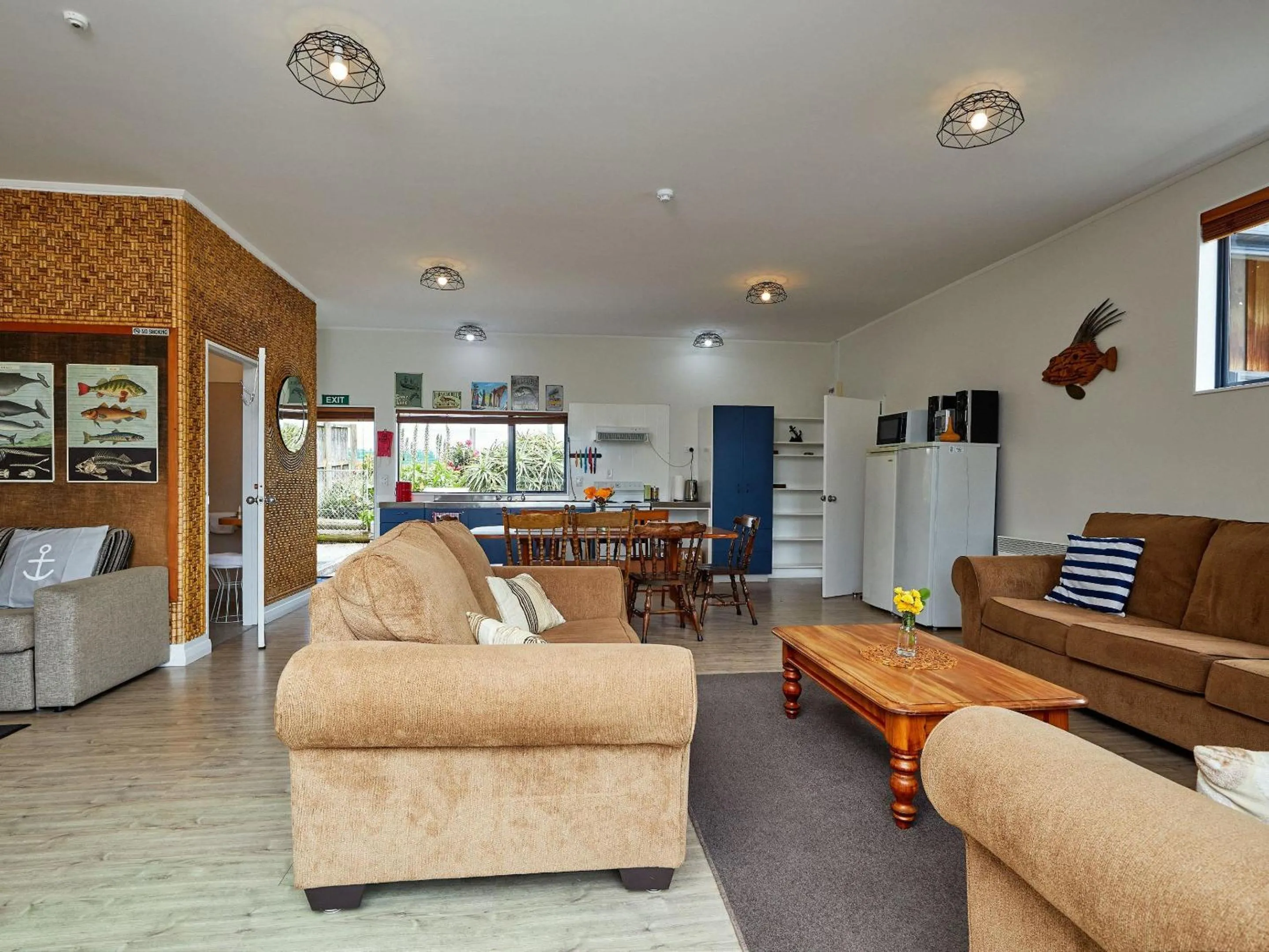 Living room in Barnacle Bills