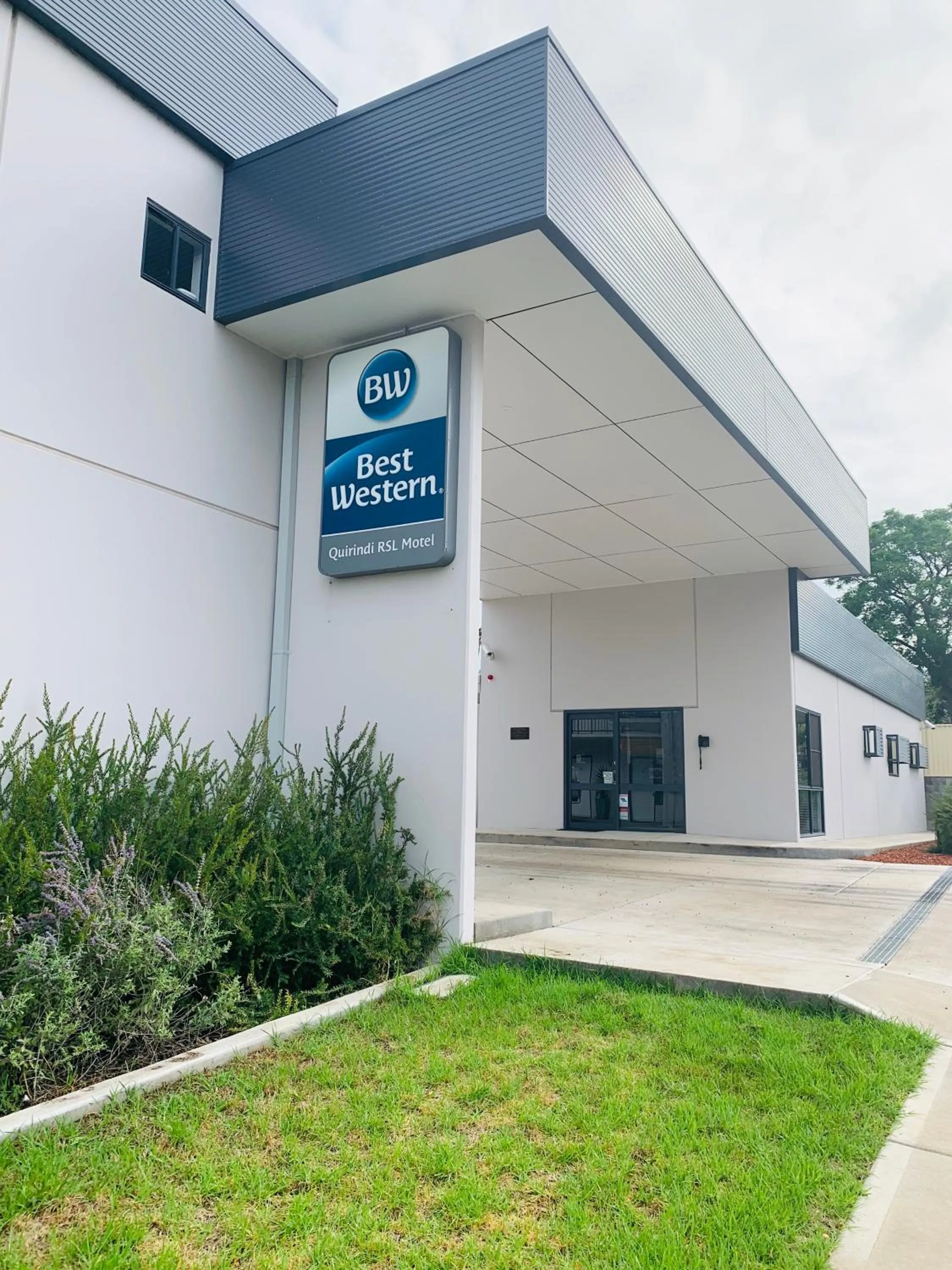 Property building in Best Western Club Quirindi Motel