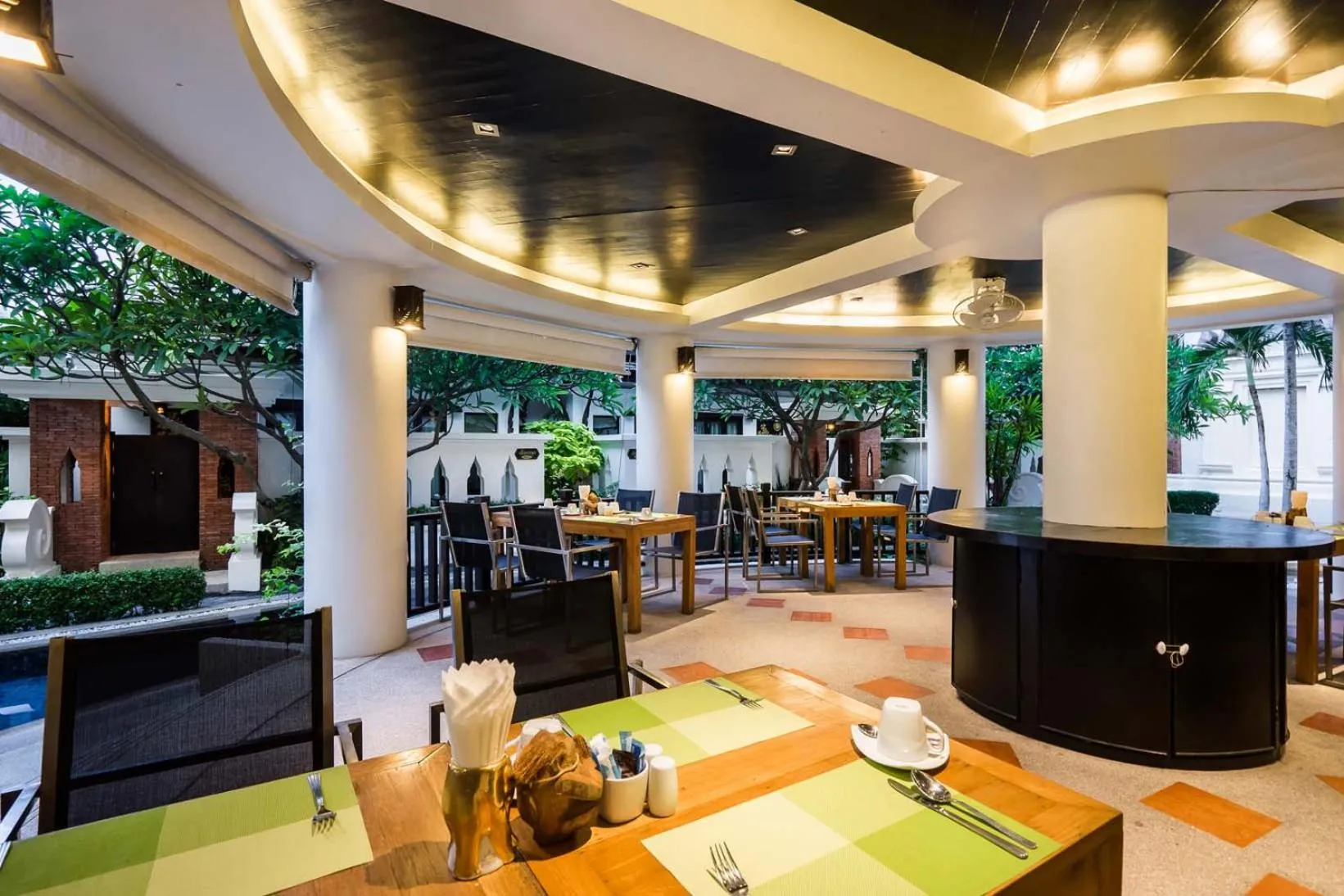 Restaurant/places to eat in Dara Samui Beach Resort Adults Only, Chaweng
