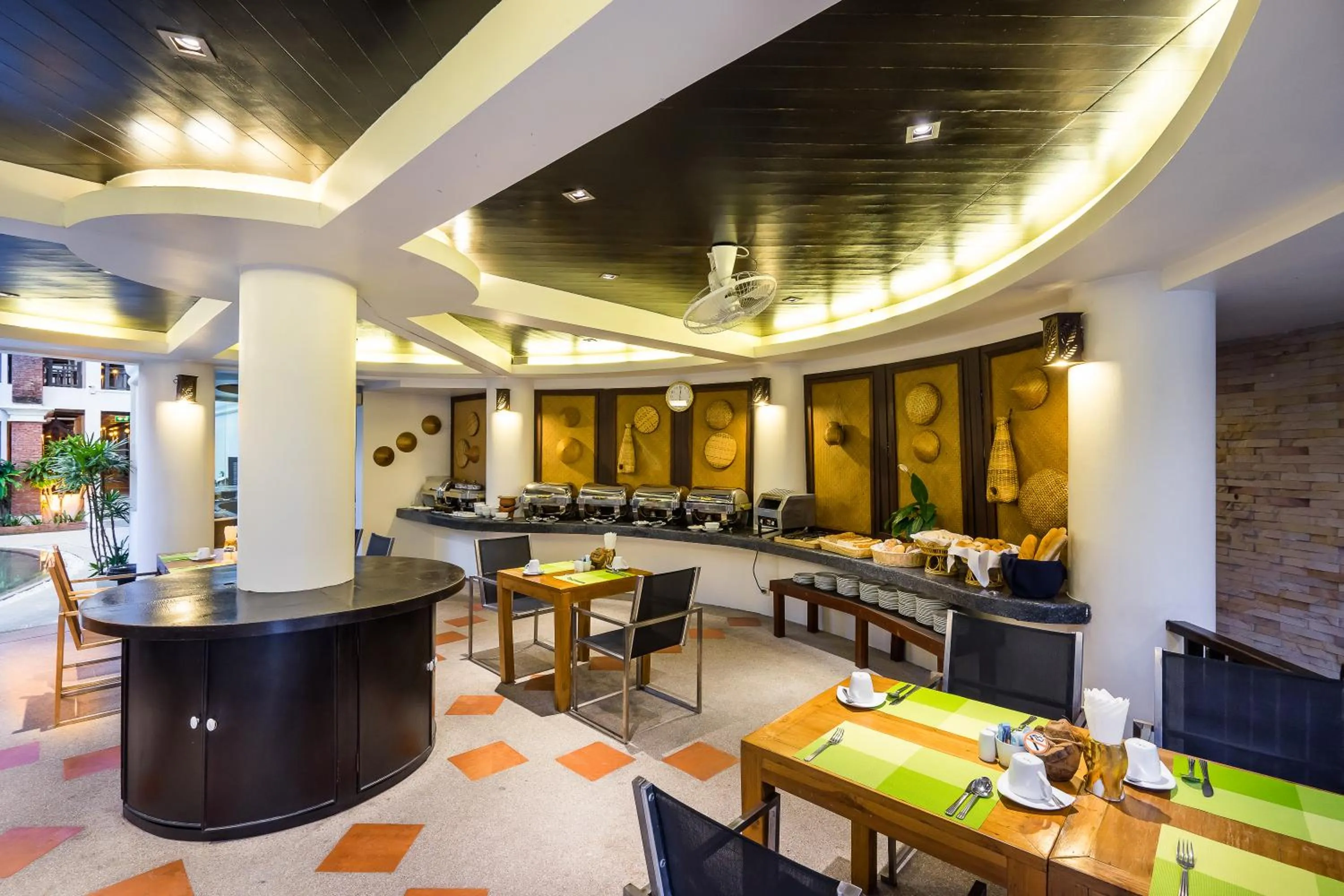 American breakfast in Dara Samui Beach Resort Adults Only, Chaweng