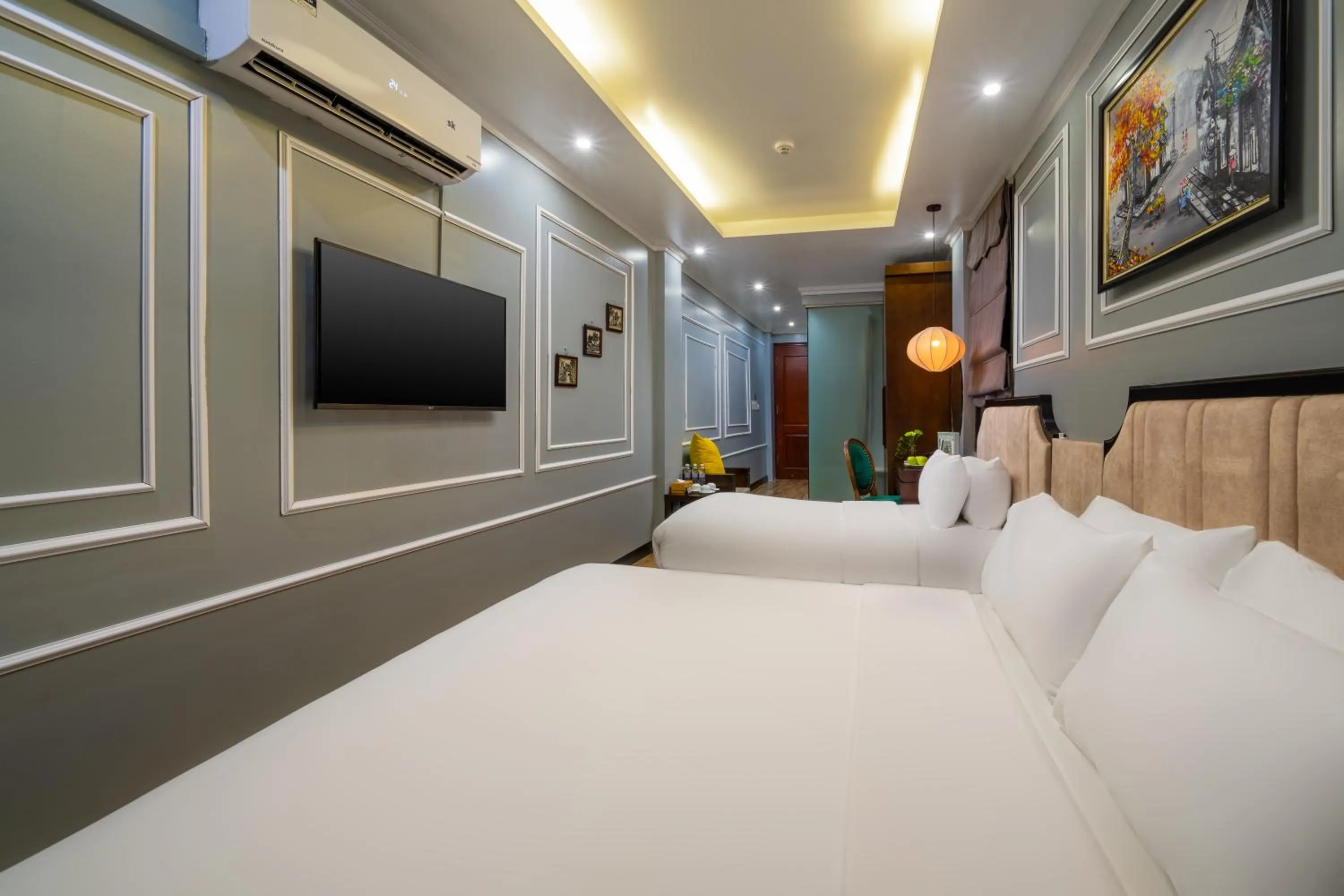 Bedroom, Bed in Bella Rosa Hotel & Travel