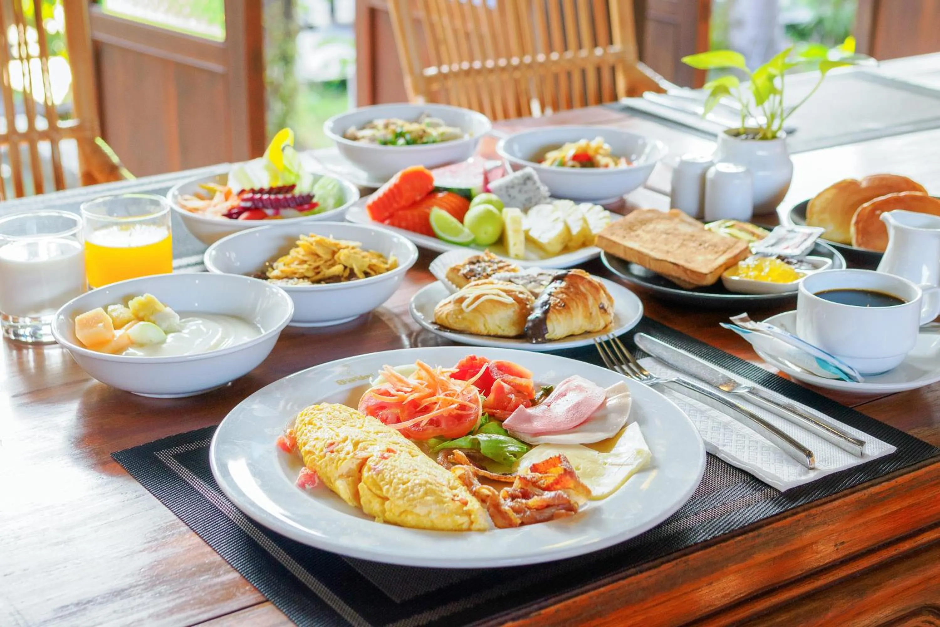 Breakfast in Khaolak Bhandari Resort & Spa