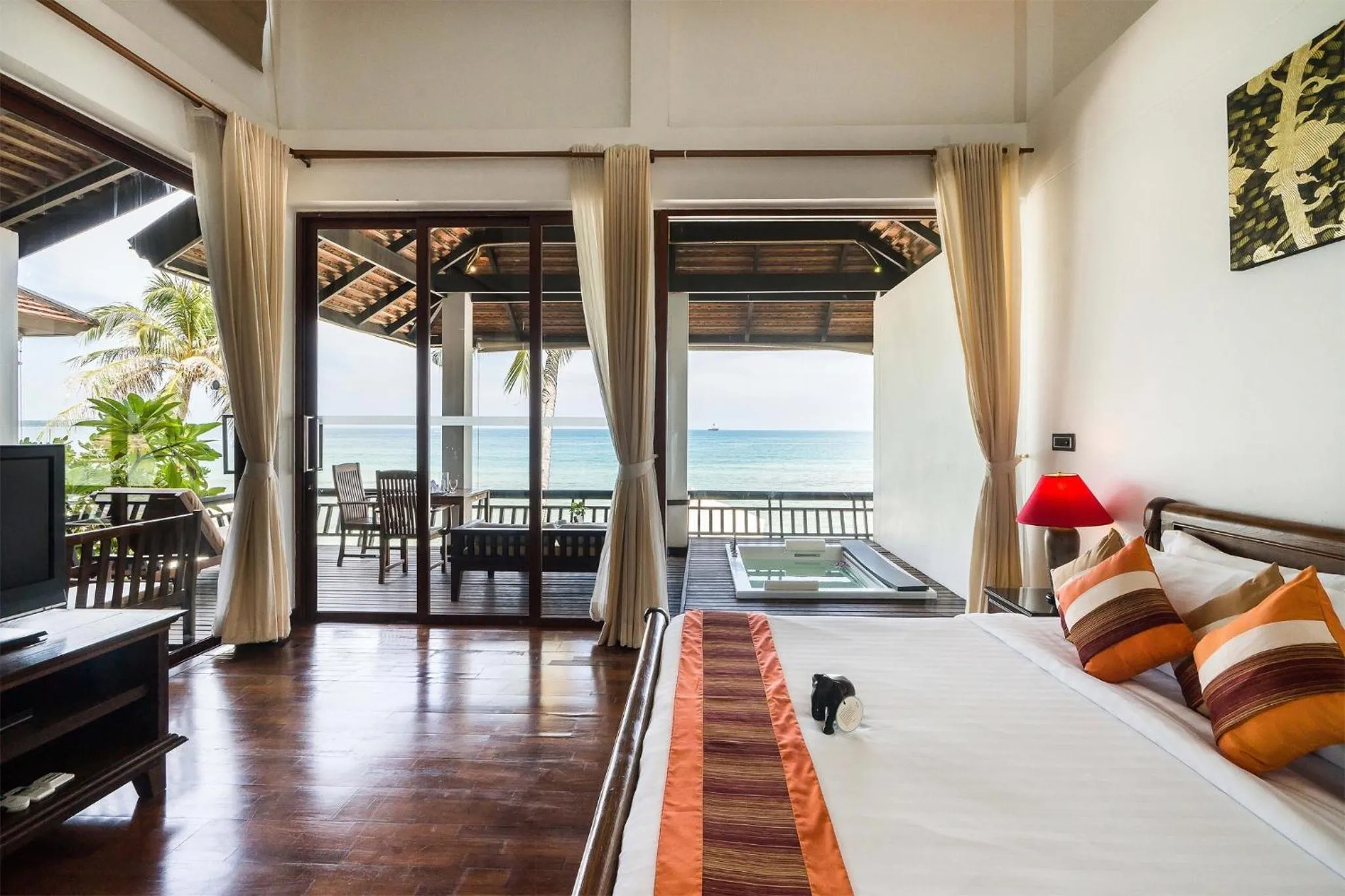 Bed in Samui Paradise Chaweng Beach Resort