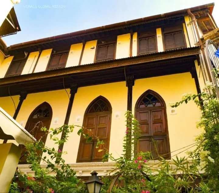 Property building in Deewanji Ni Haveli