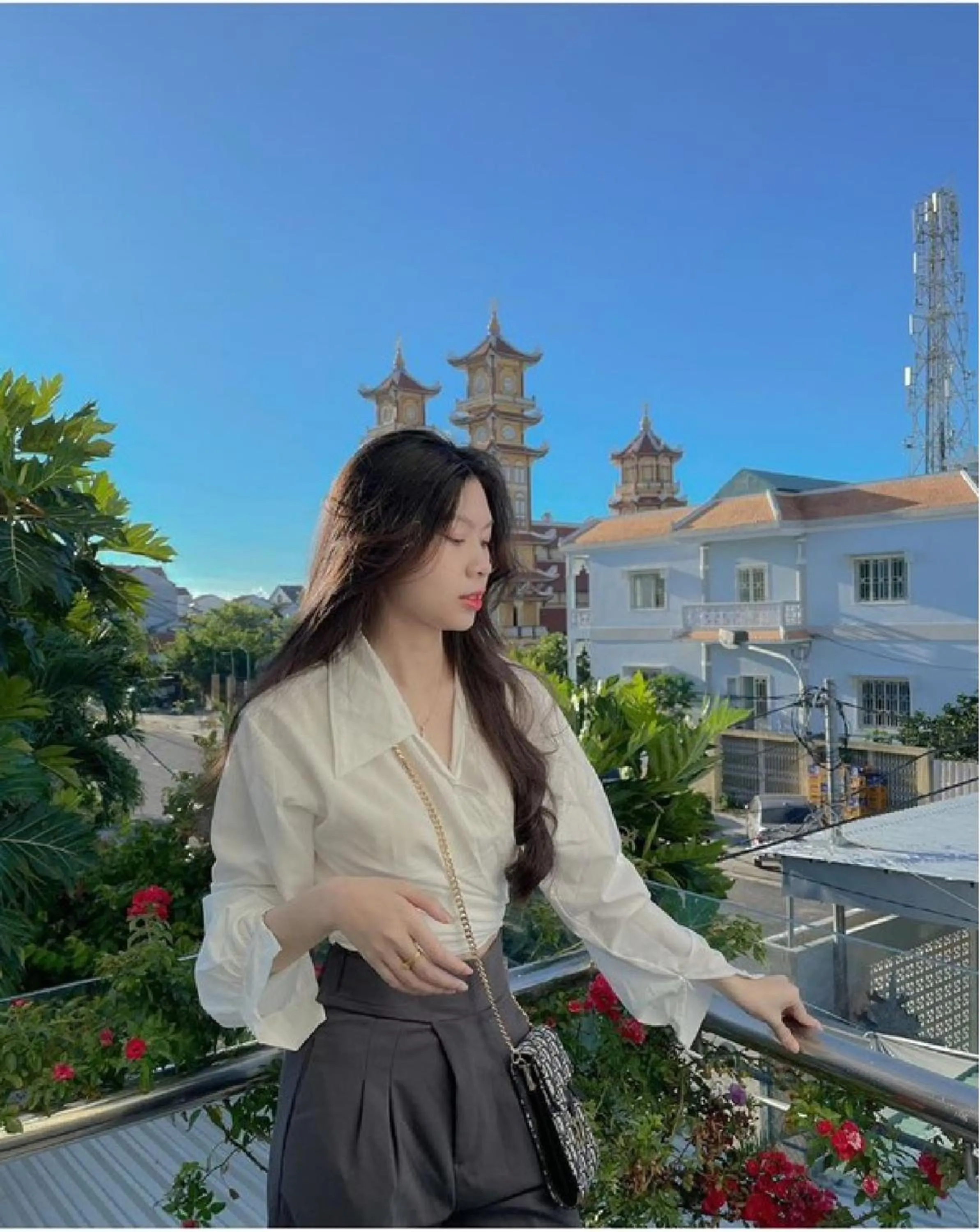 Property building in Flame Flowers Homestay