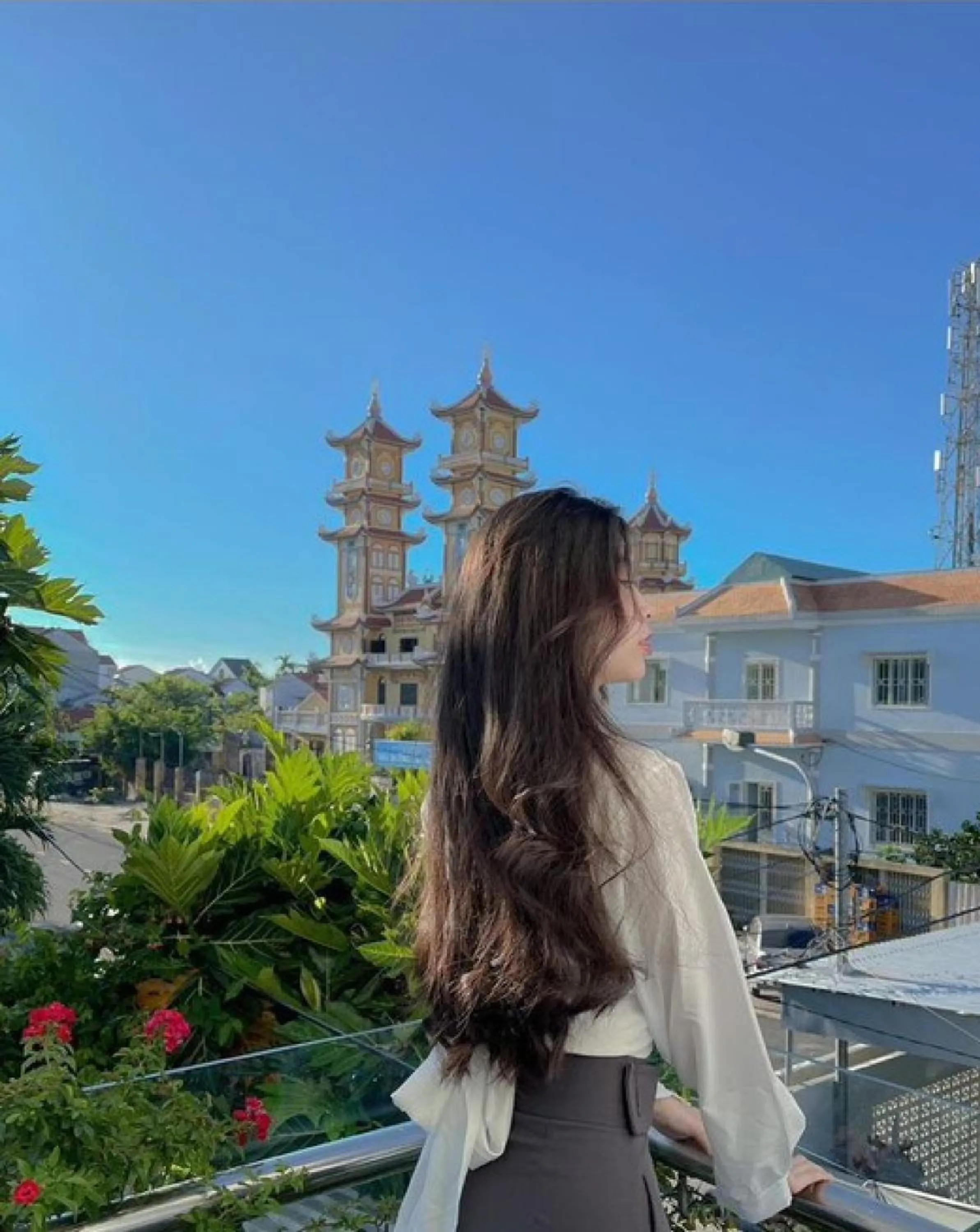 Property building in Flame Flowers Homestay