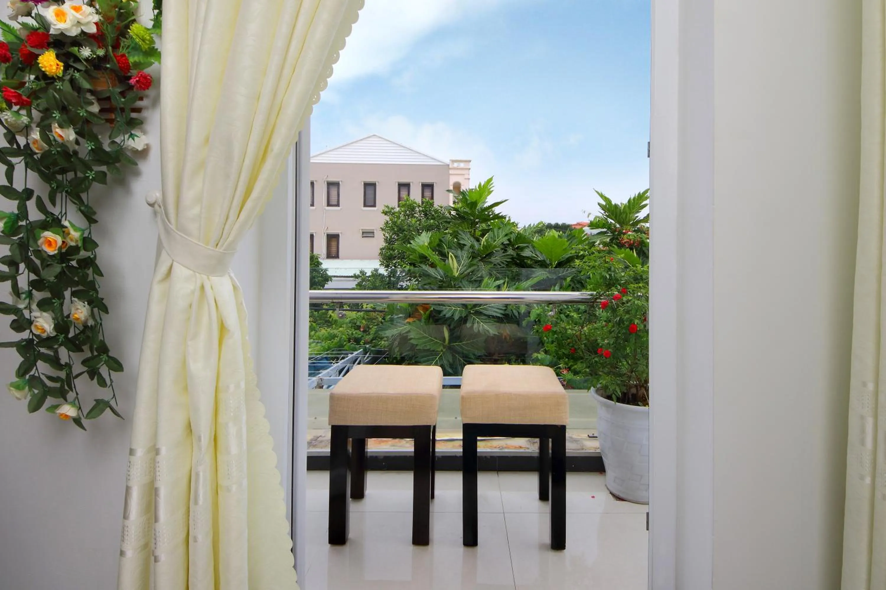 Balcony/Terrace in Flame Flowers Homestay