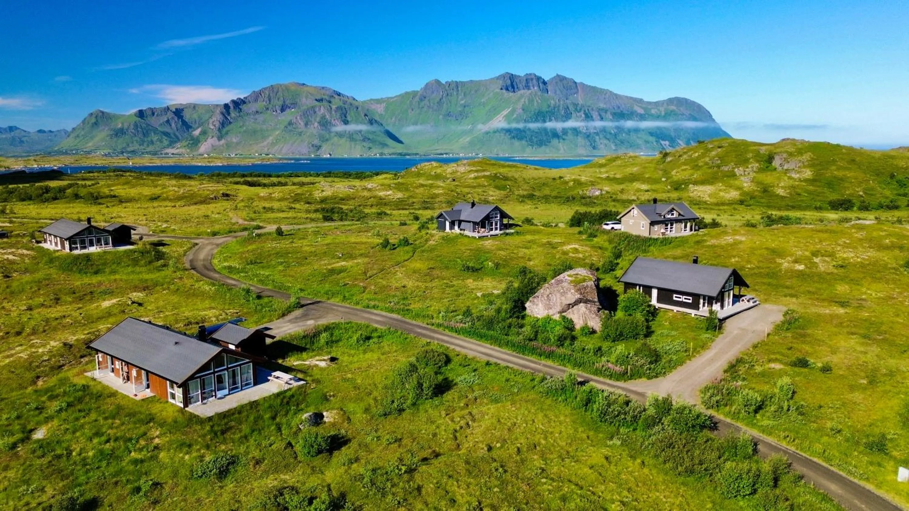 Spring in Lofoten Links Lodges