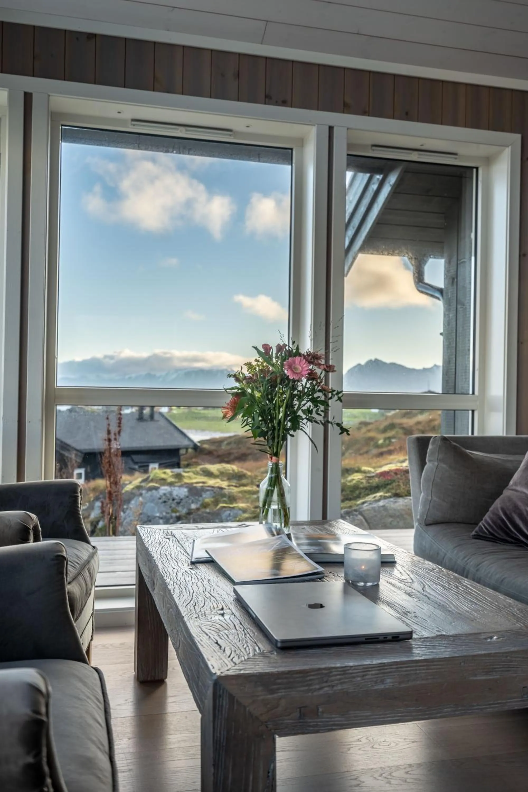 Living room in Lofoten Links Lodges