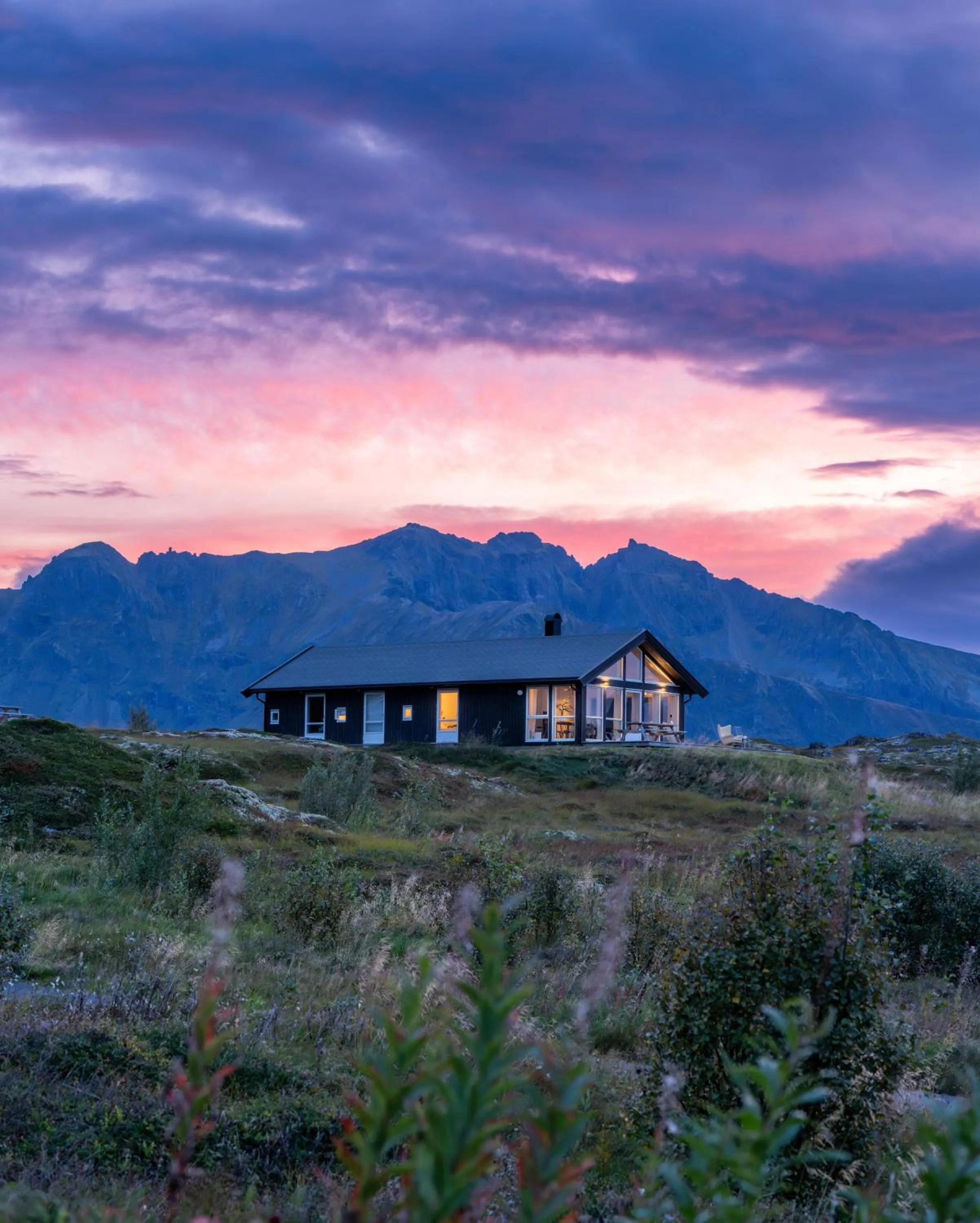 Mountain view in Lofoten Links Lodges