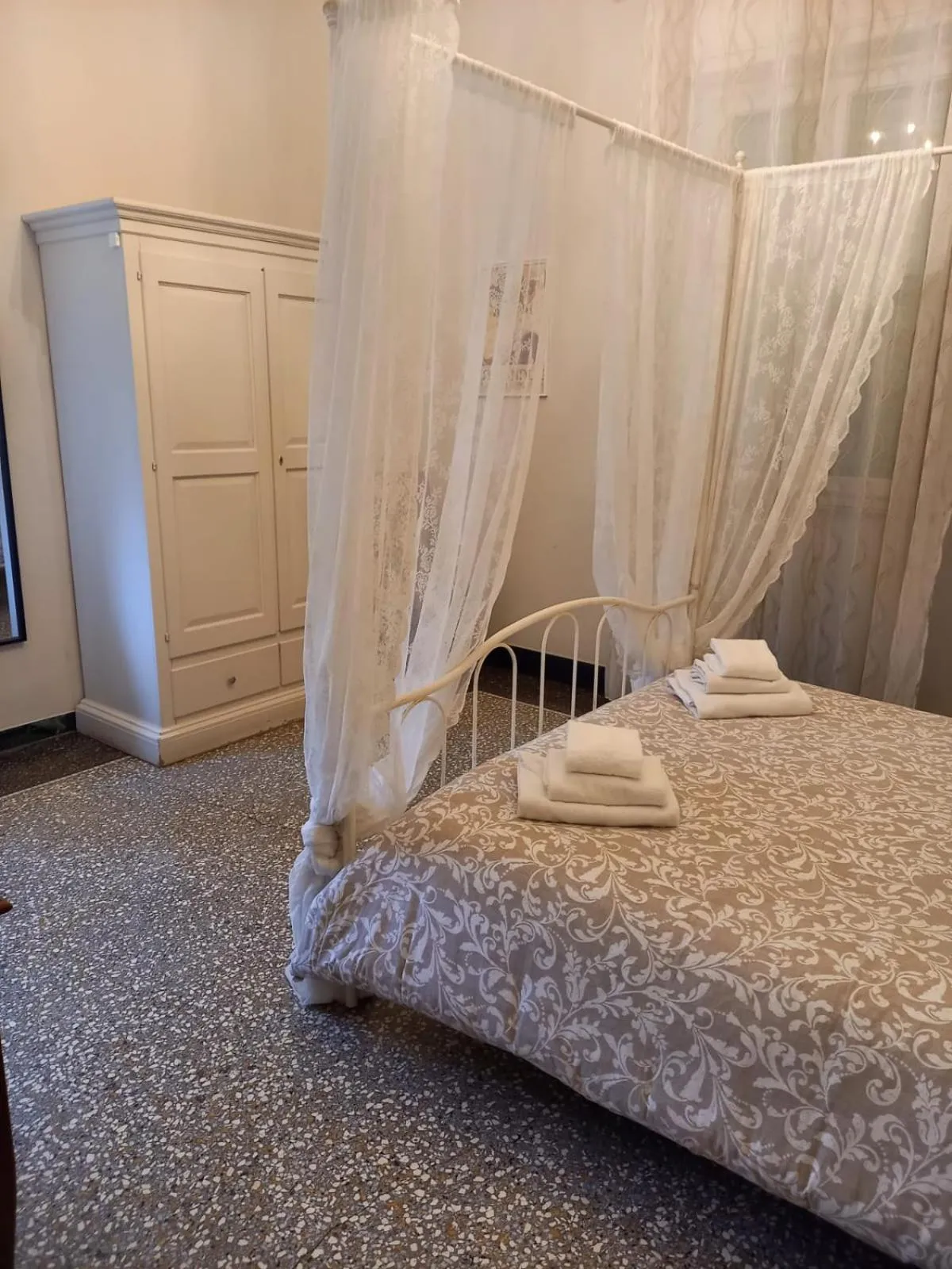 Bedroom, Bed in Villa Catelli