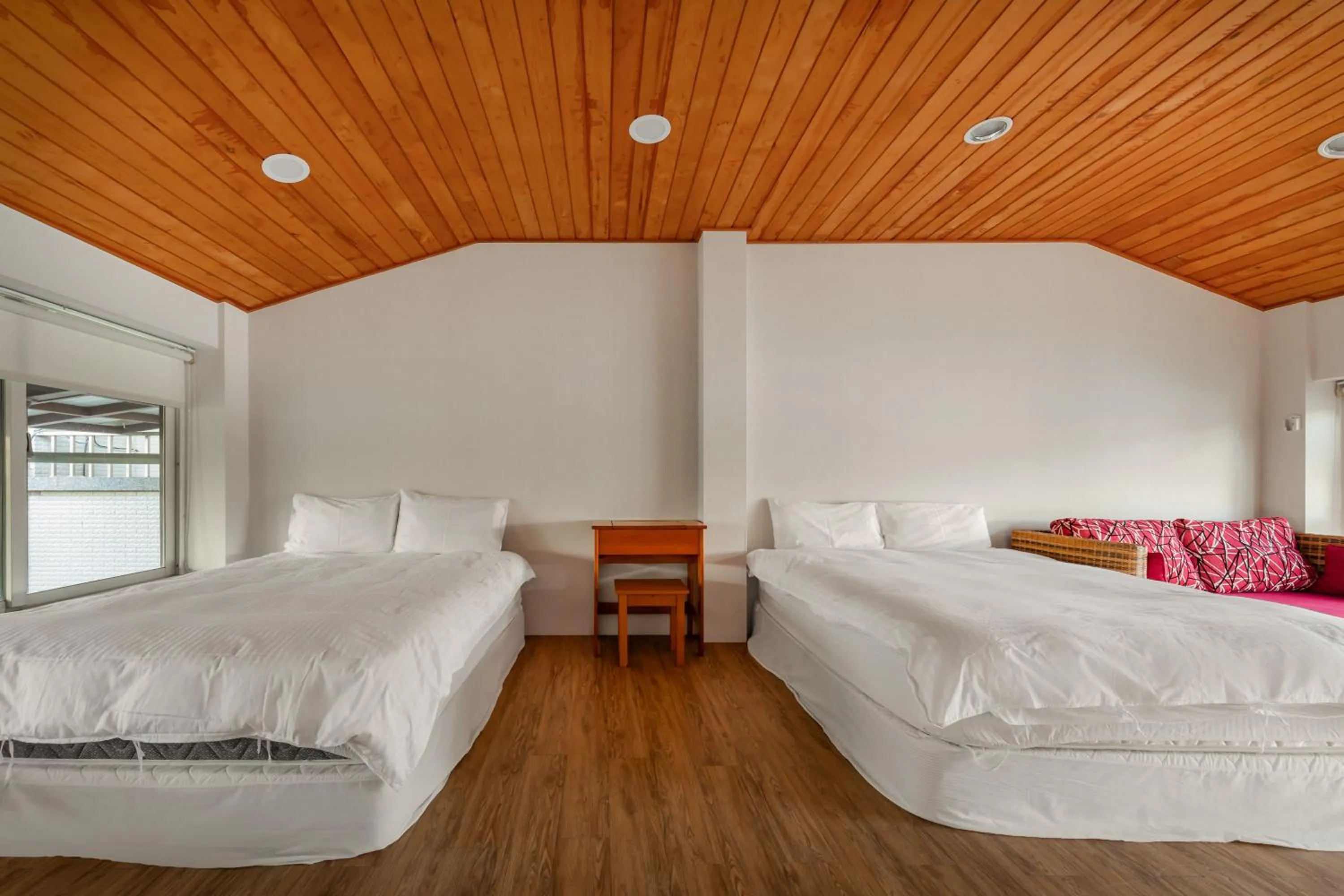 Photo of the whole room, Bed in Green Forest Villa