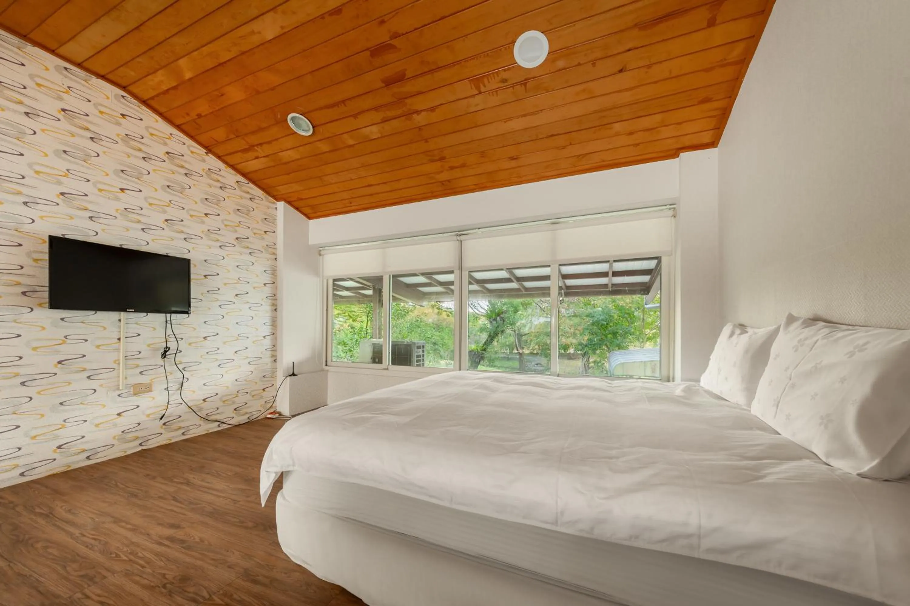 Bedroom, Bed in Green Forest Villa