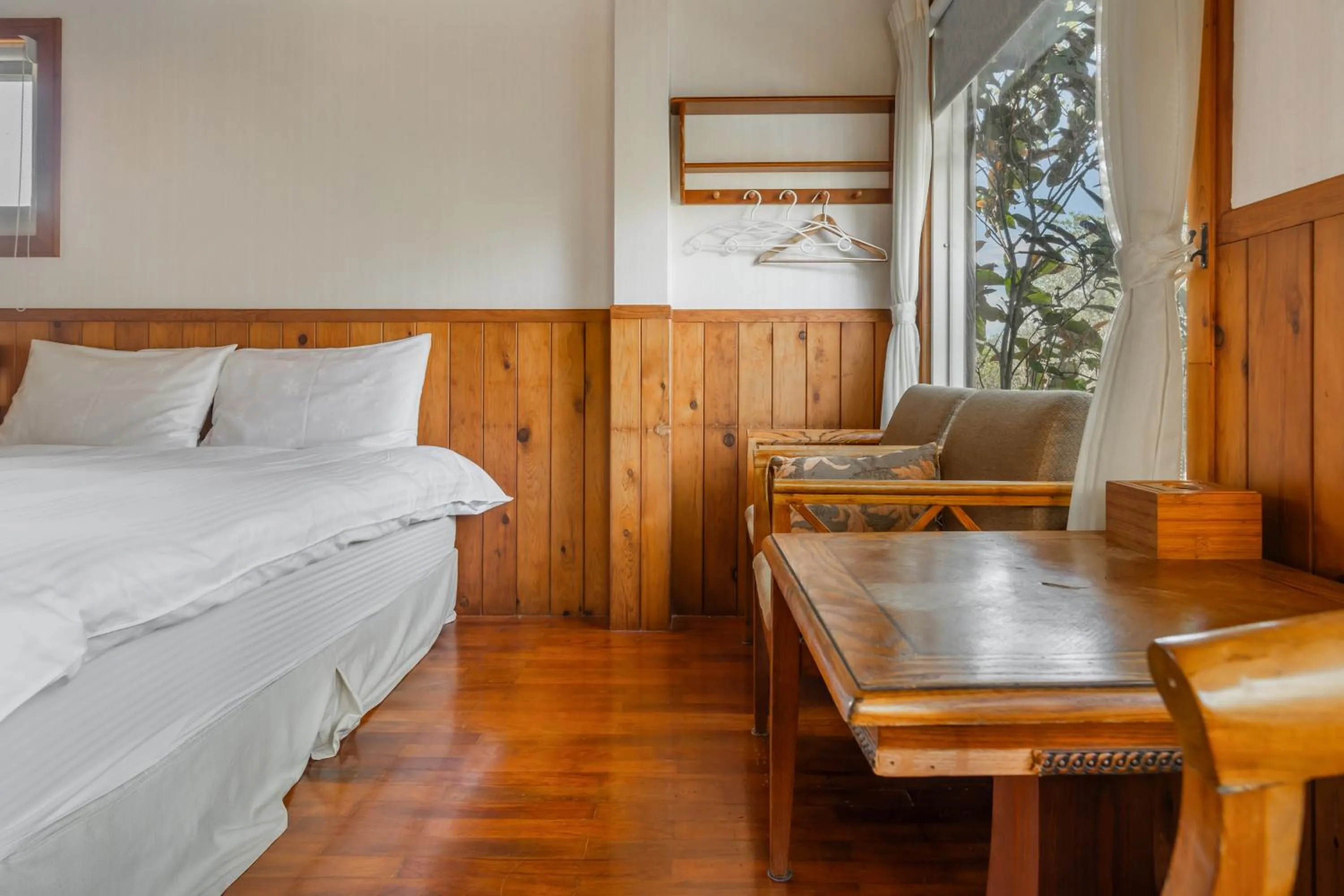 Bedroom, Bed in Green Forest Villa
