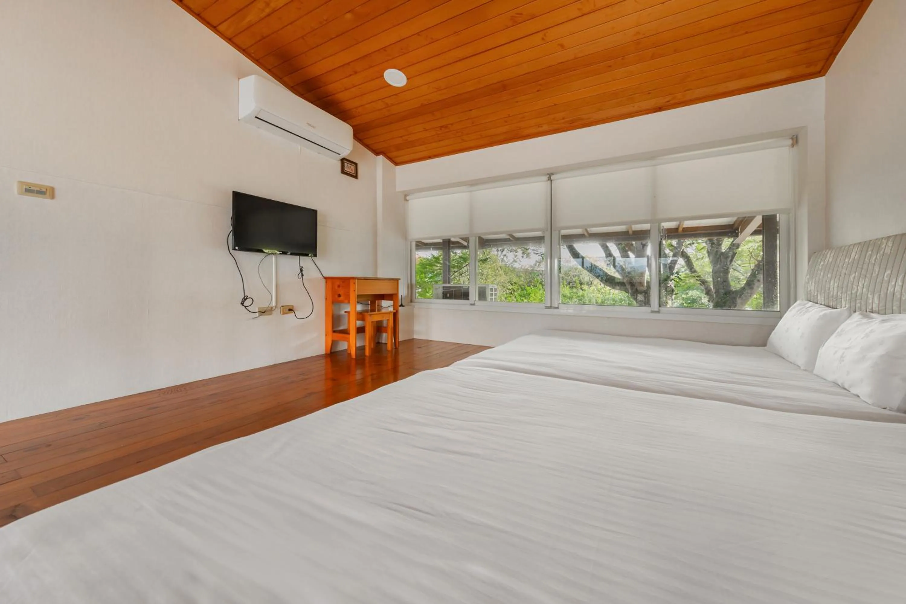 Bedroom, Bed in Green Forest Villa