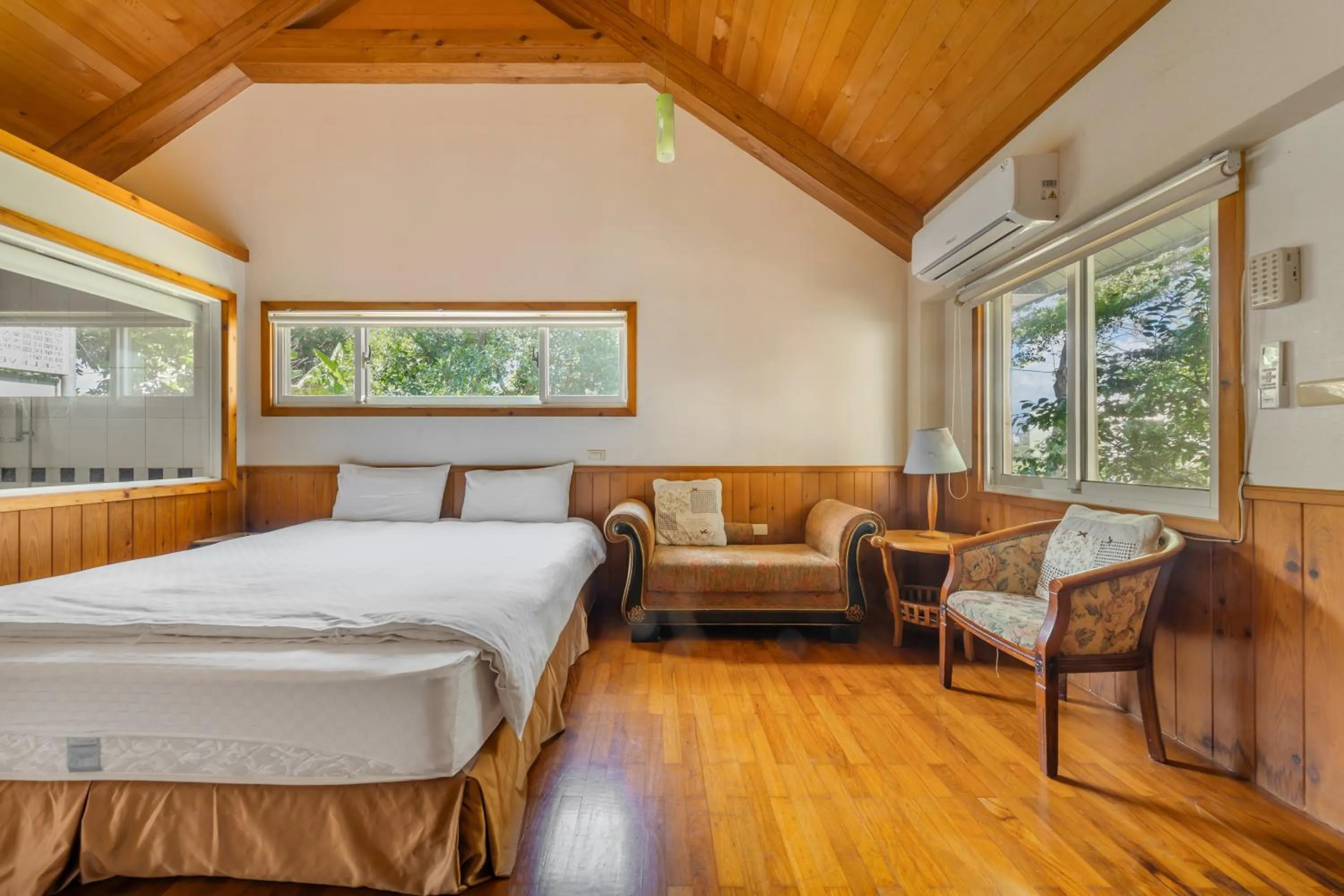 Bed in Green Forest Villa