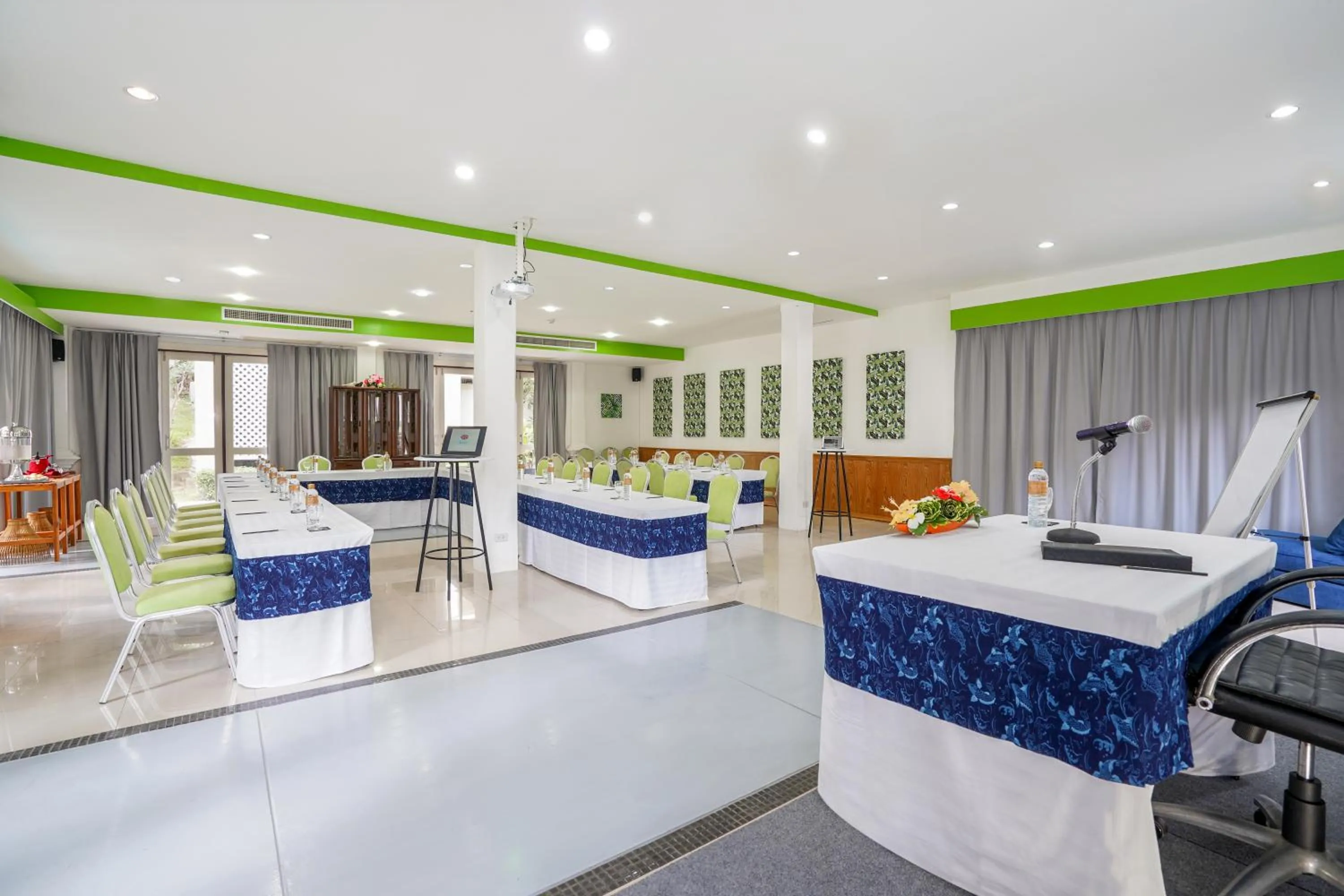 Business facilities in The Briza Beach Resort, Samui - SHA Plus