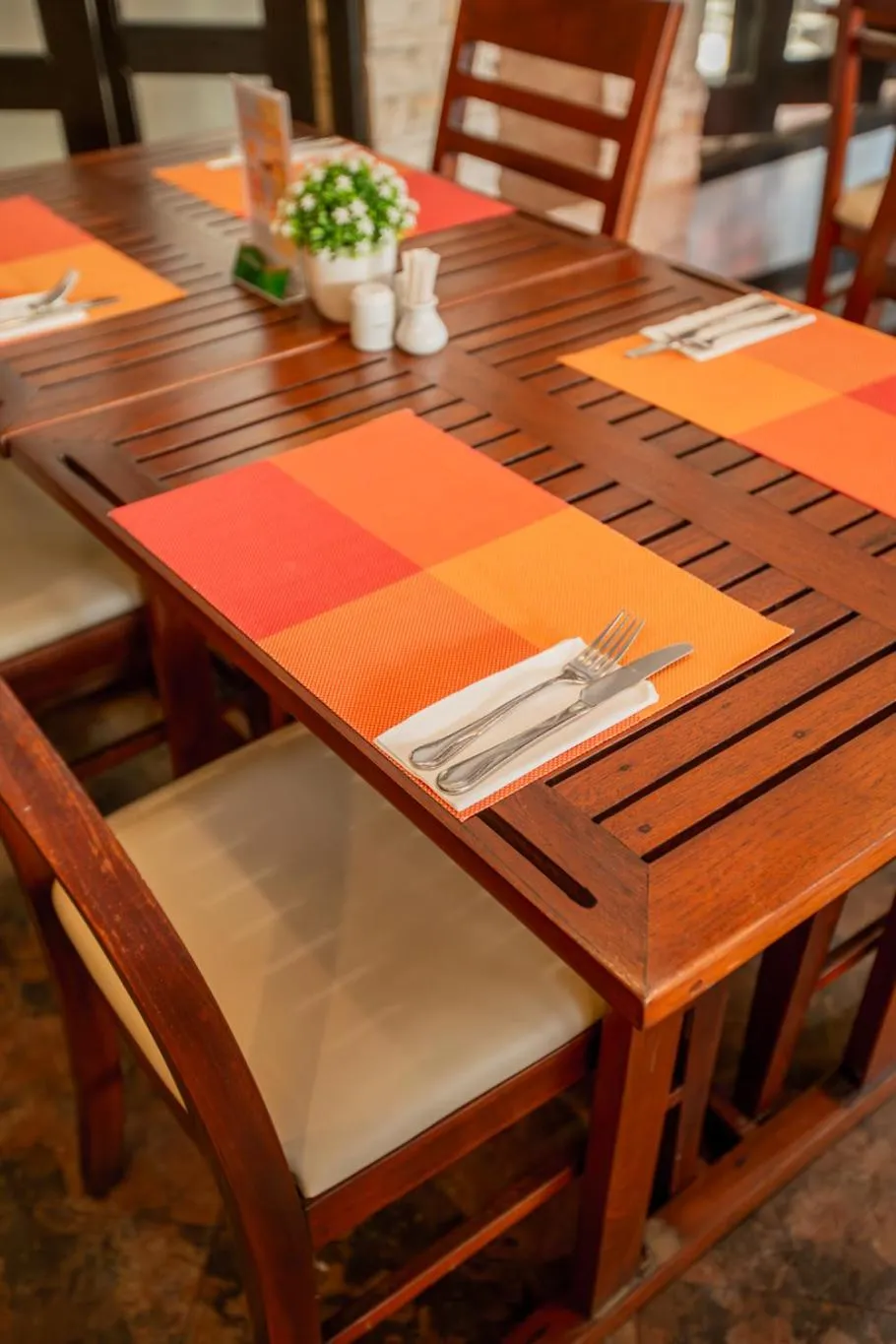 Restaurant/places to eat in Nipa Resort, Patong Beach