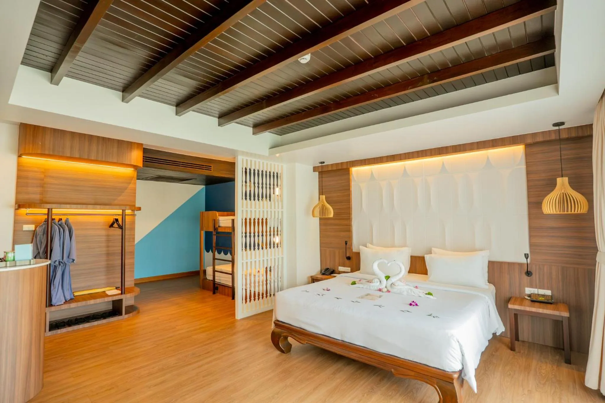 Photo of the whole room, Bed in Nipa Resort, Patong Beach