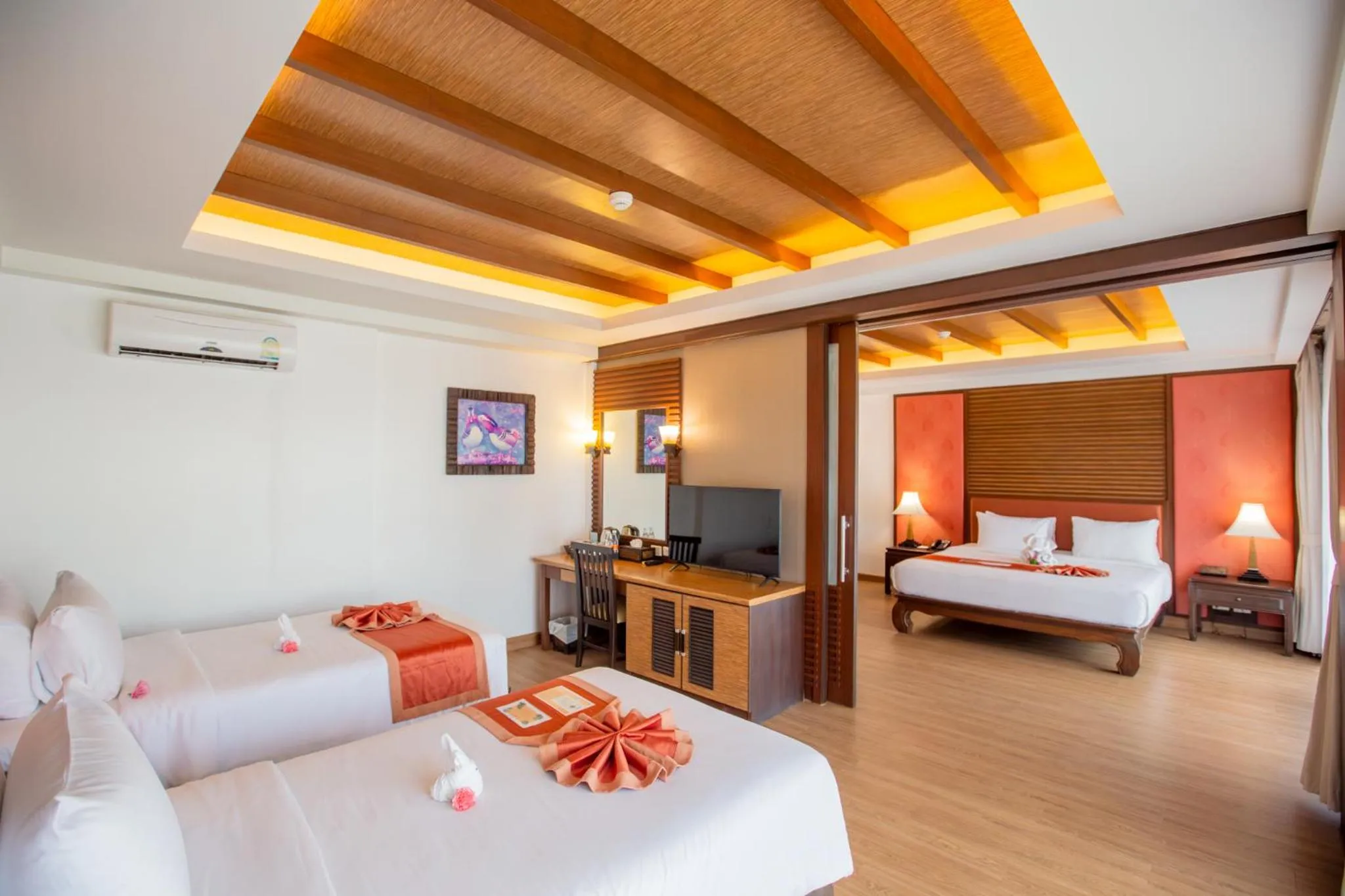 Photo of the whole room, Bed in Nipa Resort, Patong Beach