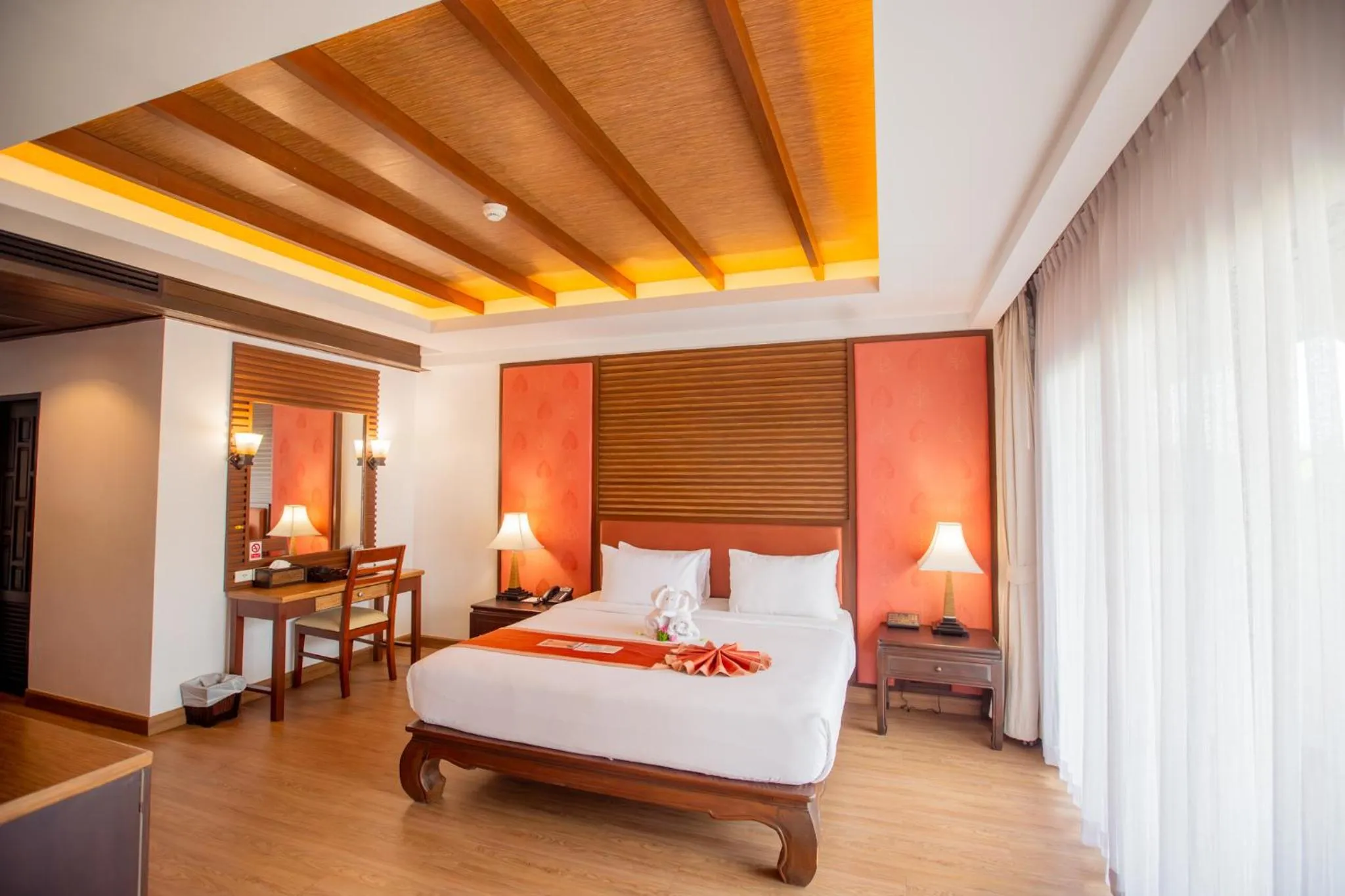 Photo of the whole room, Bed in Nipa Resort, Patong Beach