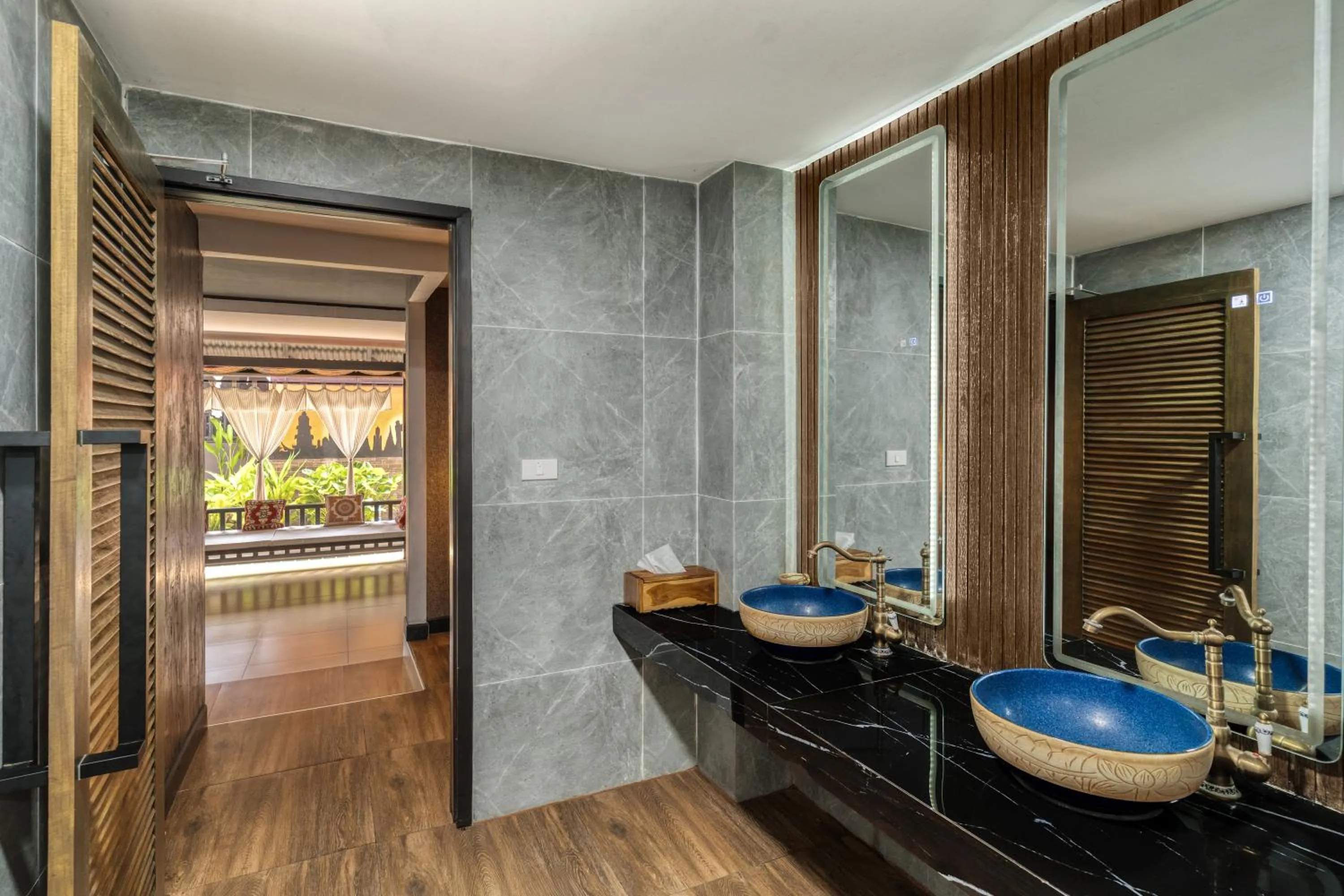 Toilet in Tuana Hotels The Phulin Resort