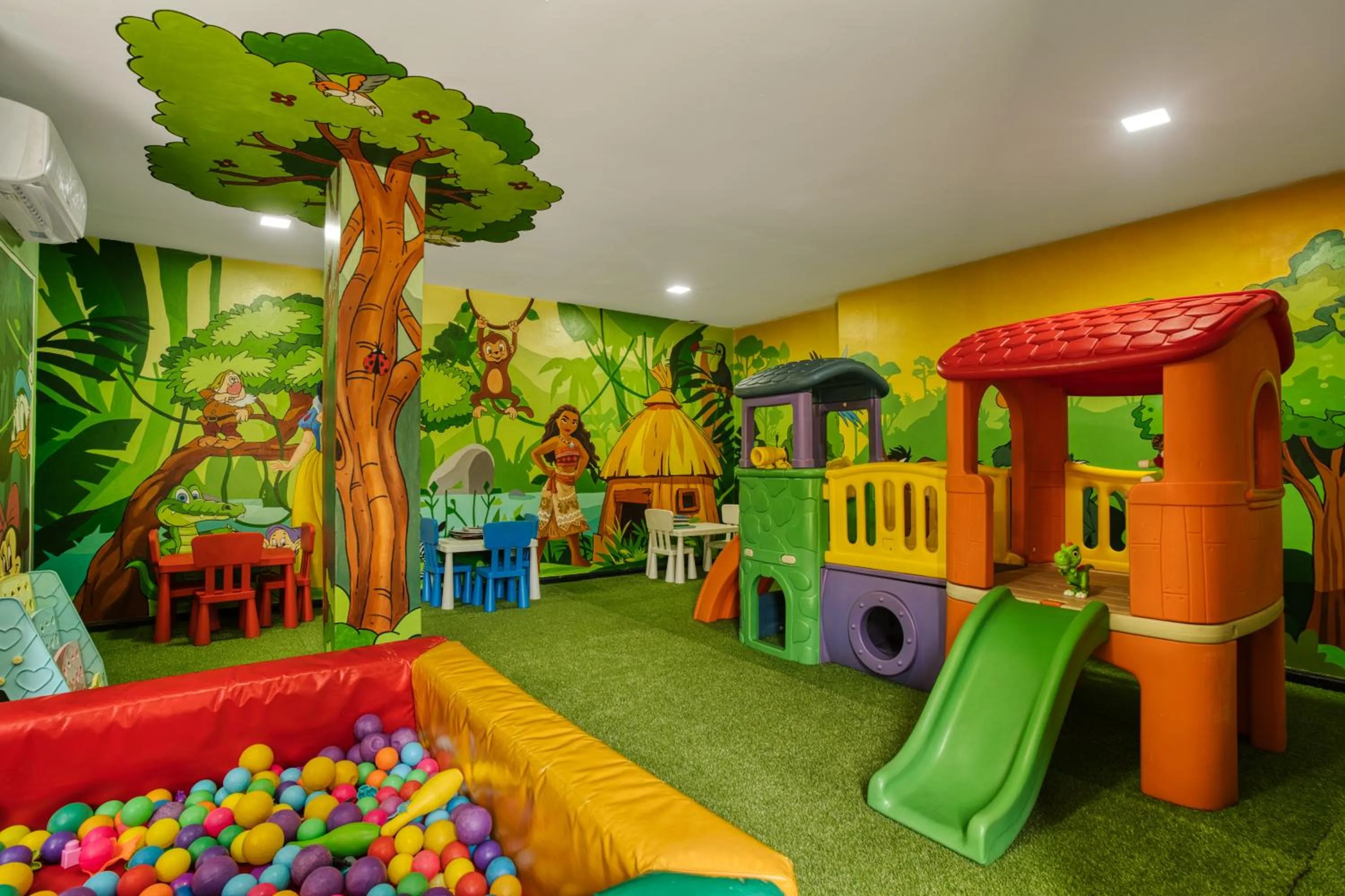 Children play ground in Tuana Hotels The Phulin Resort