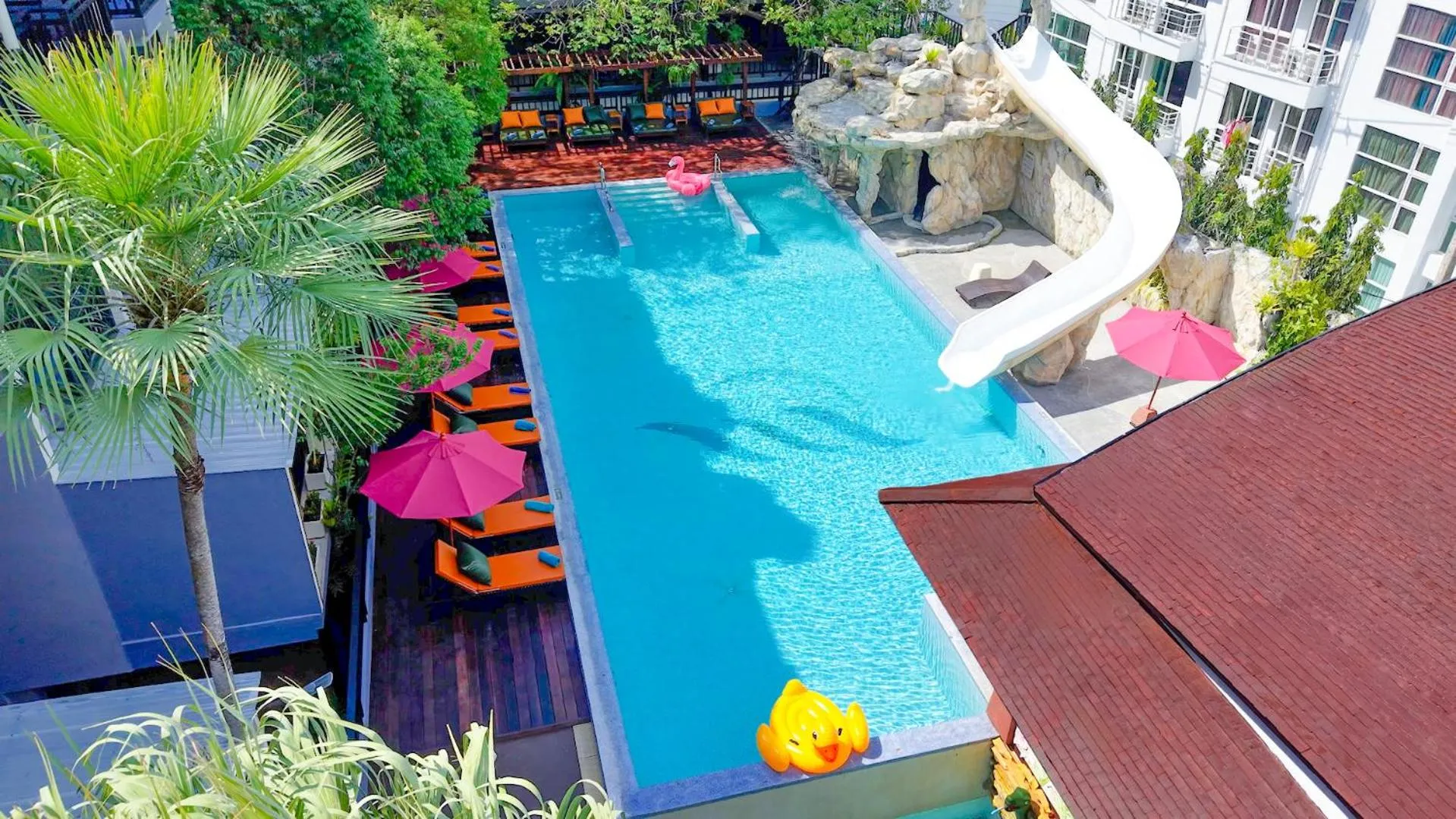 Swimming pool in Phuvaree Resort