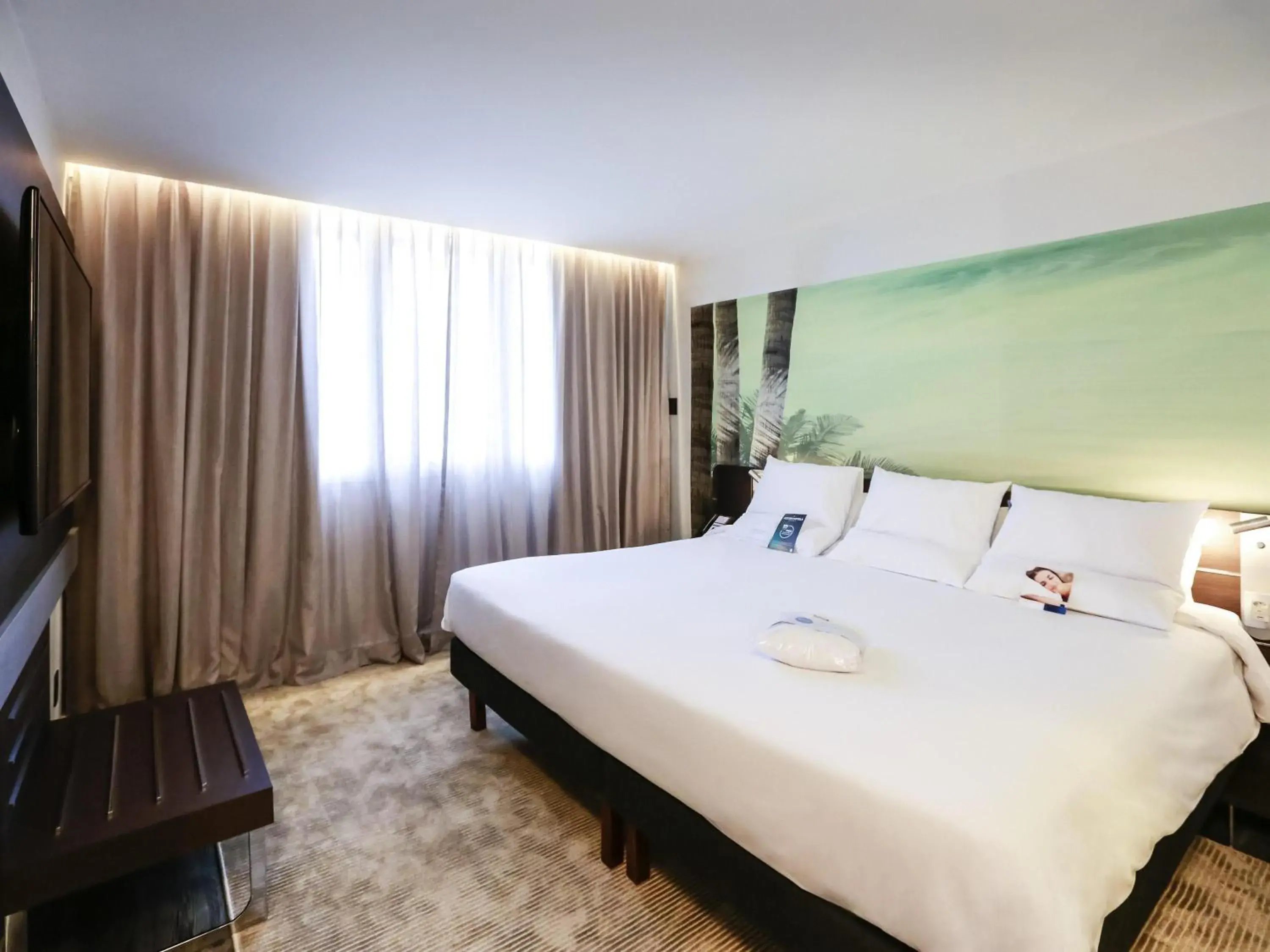 King Suite with Sofa Bed in Novotel Sao Paulo Morumbi King Suite with Sofa Bed in Novotel Sao Paulo Morumbi